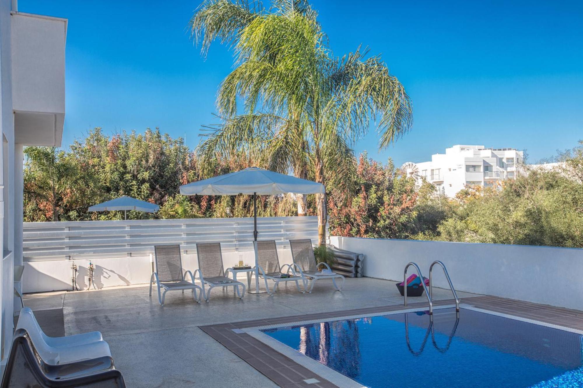 Flouressia Gardens Protaras