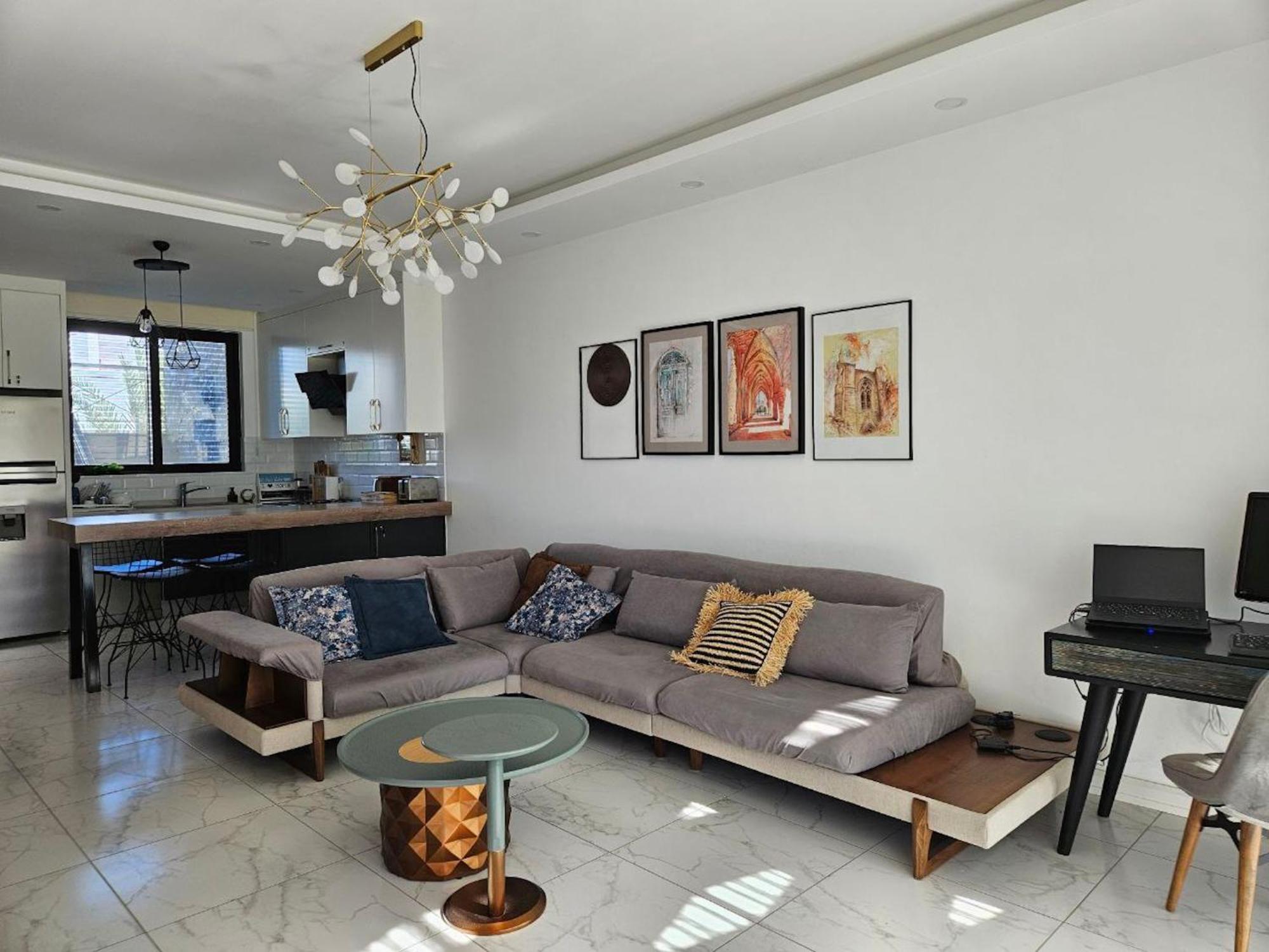 Apartment Serene Three-bedroom Retreat In Unforgettable Setting