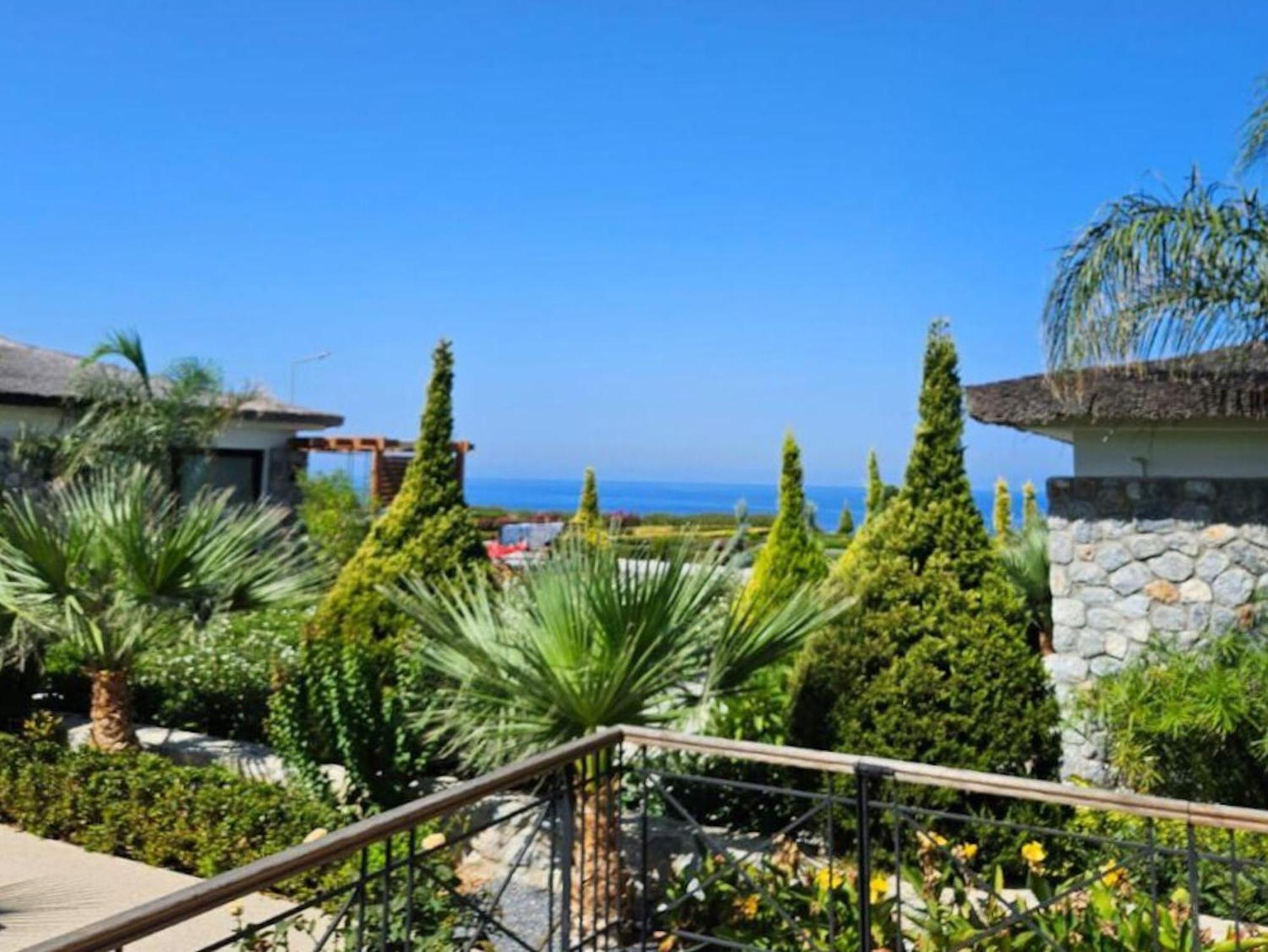Serene Three-bedroom Retreat In Unforgettable Setting *