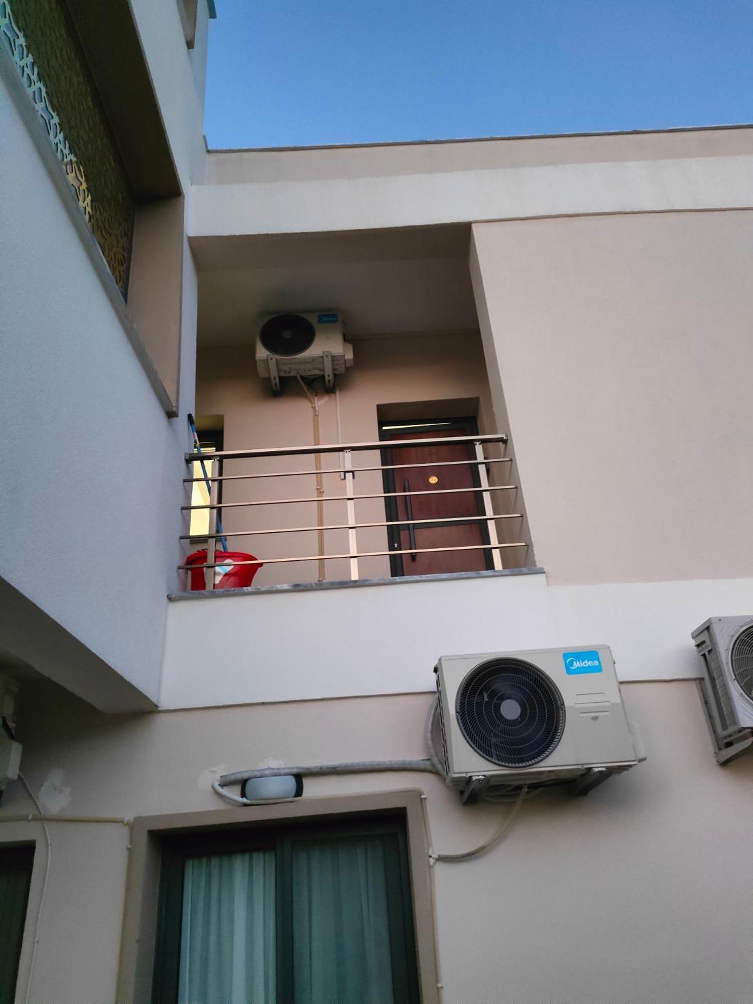 Esta Palm Living And Bedroom, 250 M From Apartment *