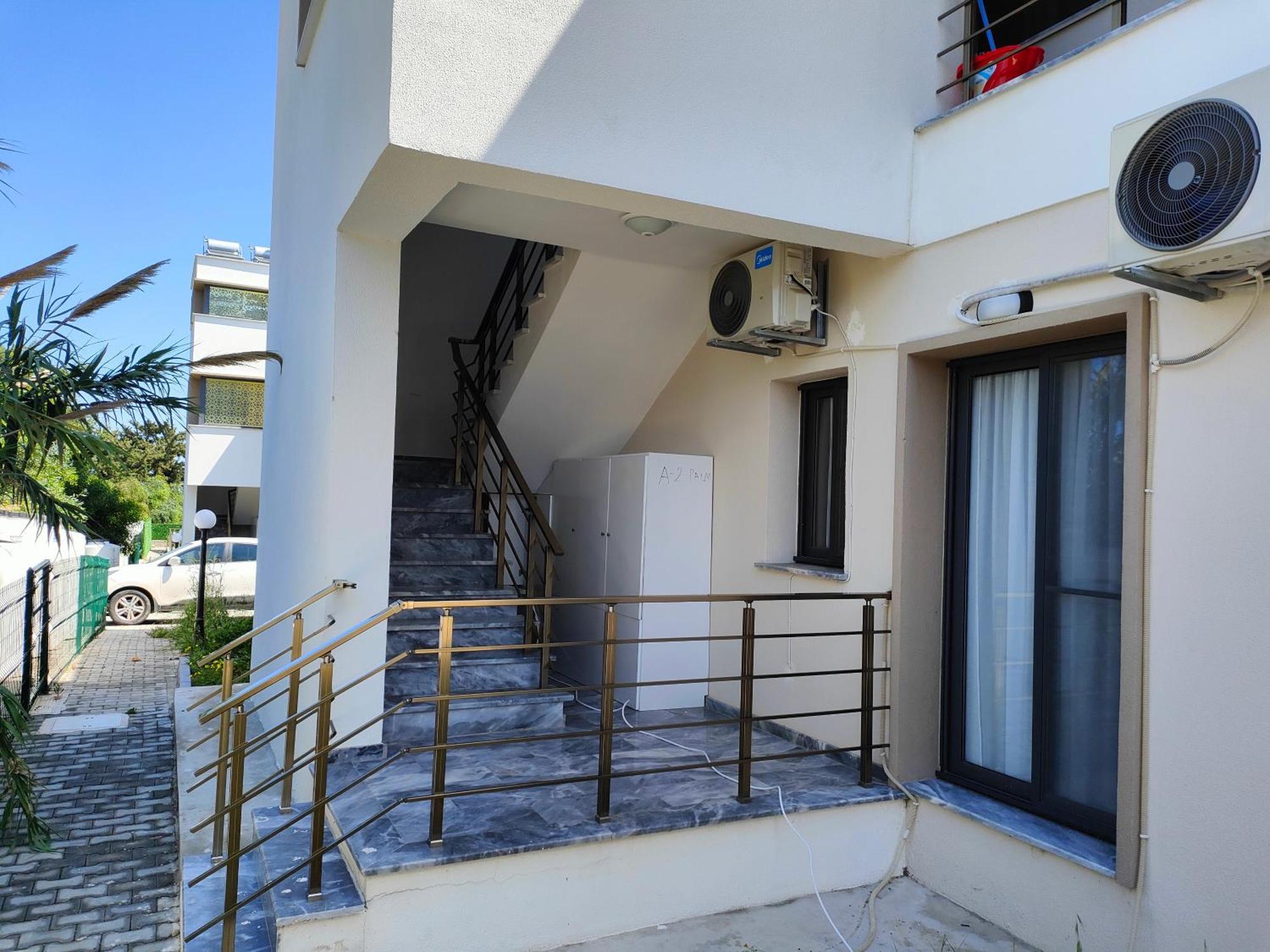 Apartment Esta Palm Living And Bedroom, 250 M From Kyrenia (Northern Cyprus)