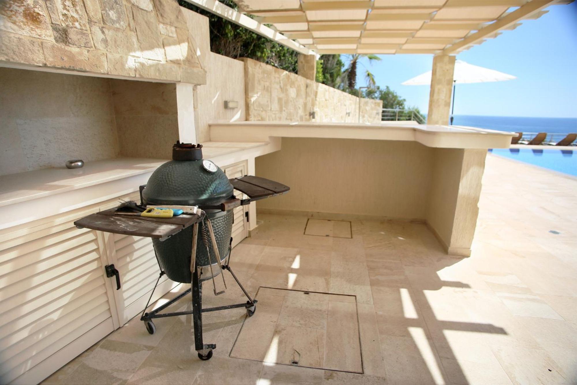 Seafront 5 Bedroom Paradise In Sea Caves Villa *