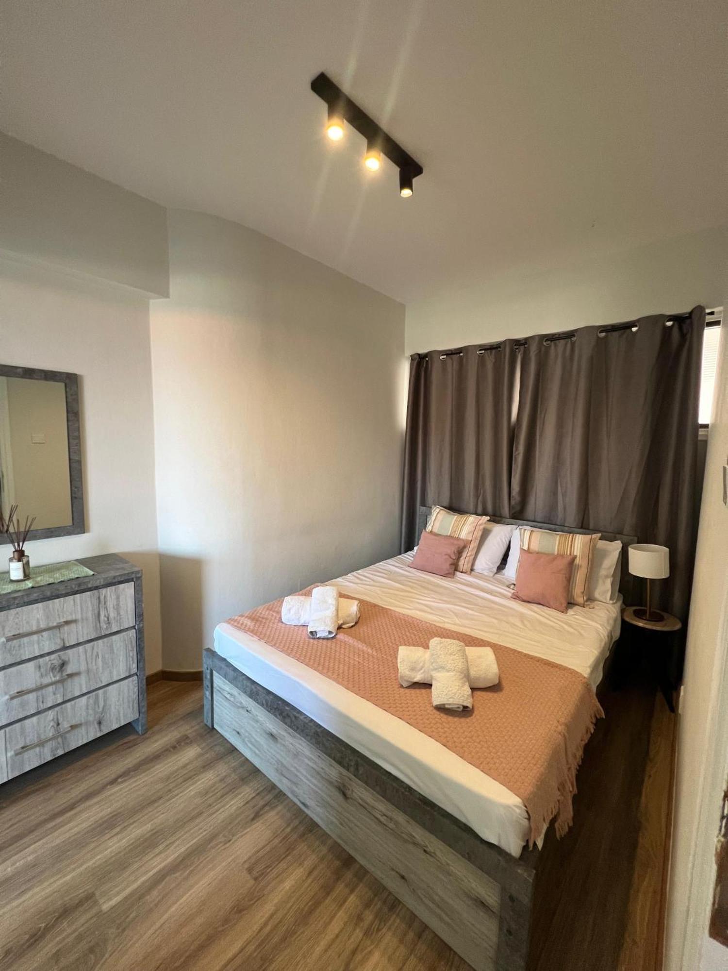 Azul Sea View Apartment Larnaca