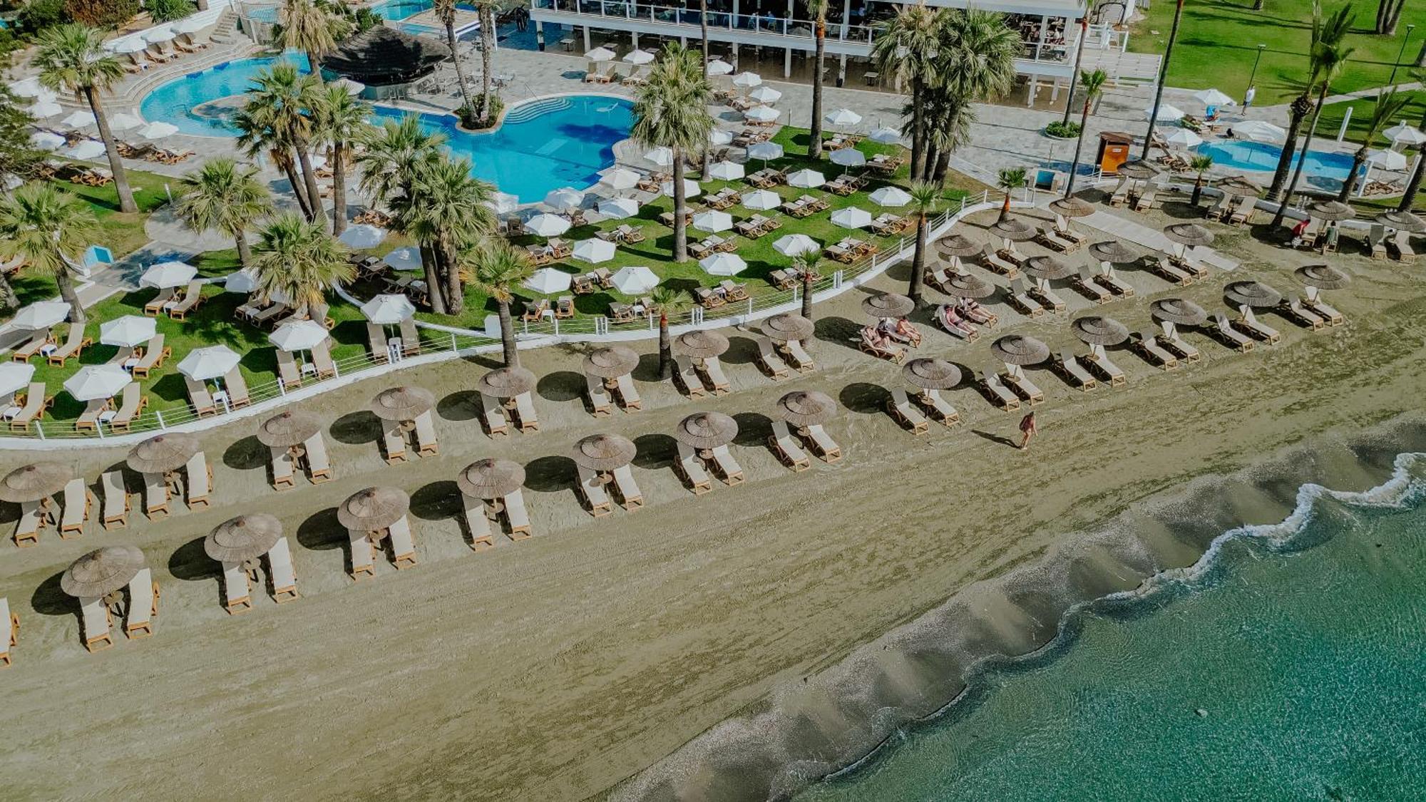 Golden Bay 5* Larnaca