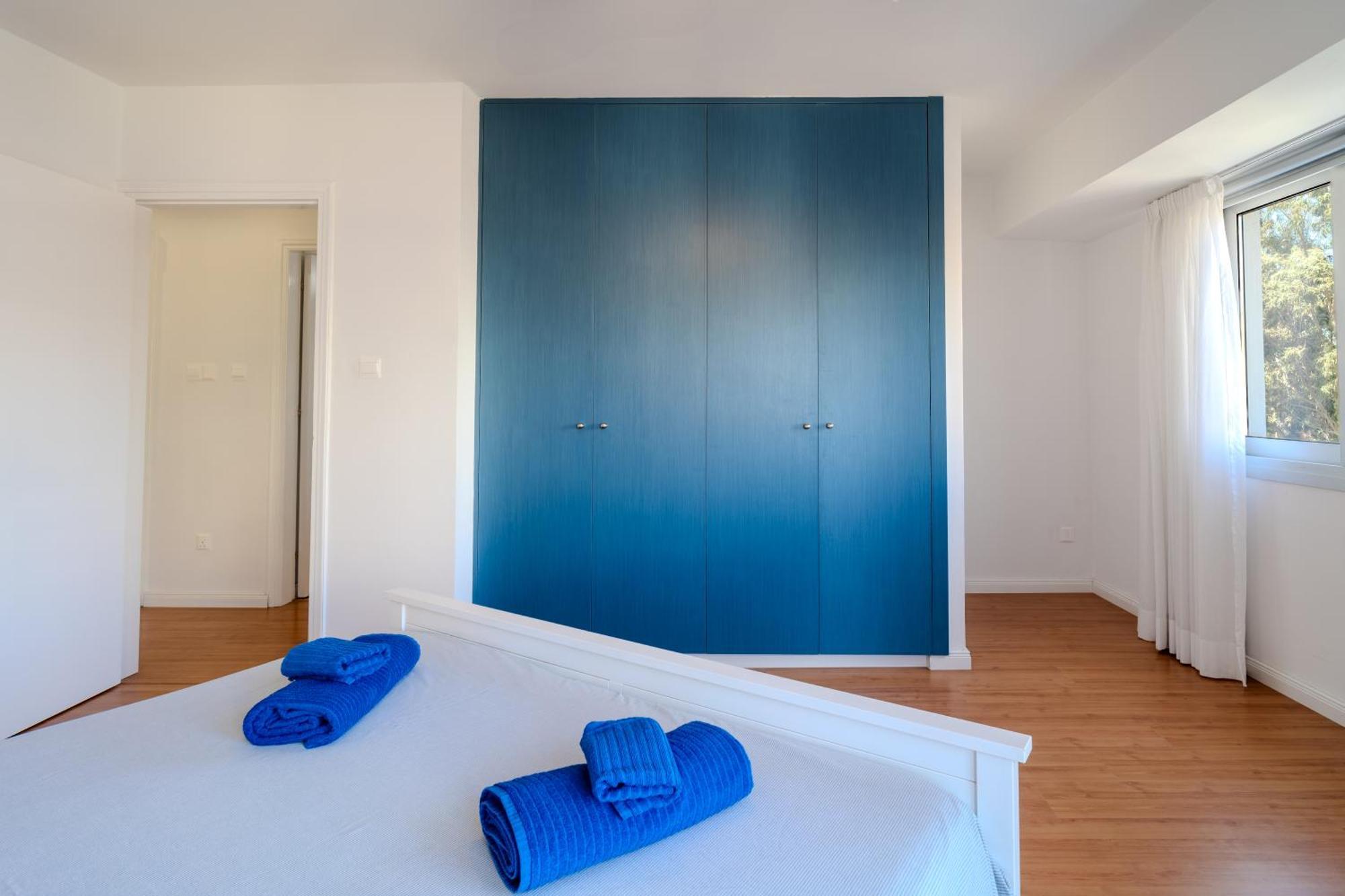 Apartment Finikoudes 3 Bedroom Seaview Flat Larnaca