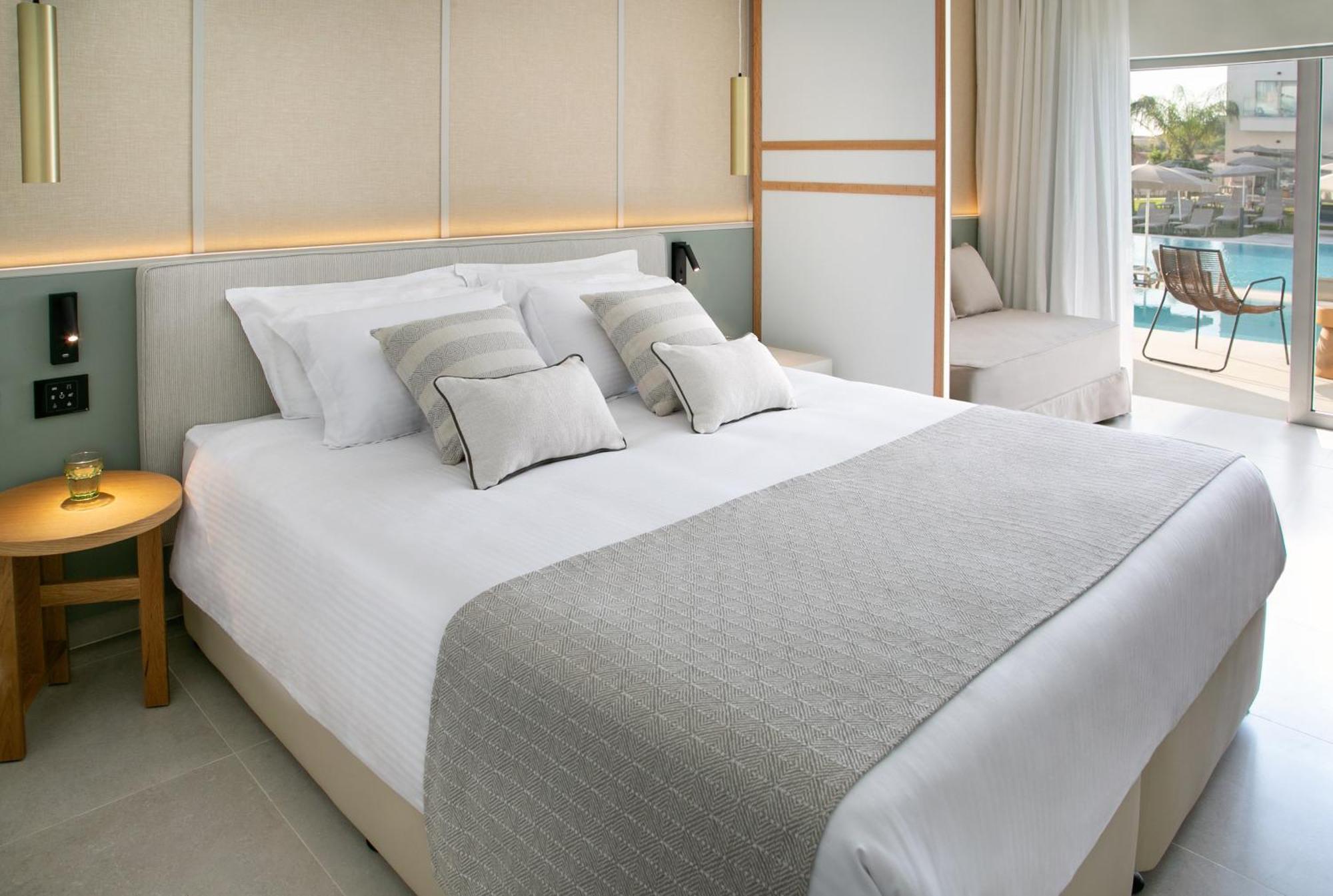 Atlantica Aqua Blue Hotel