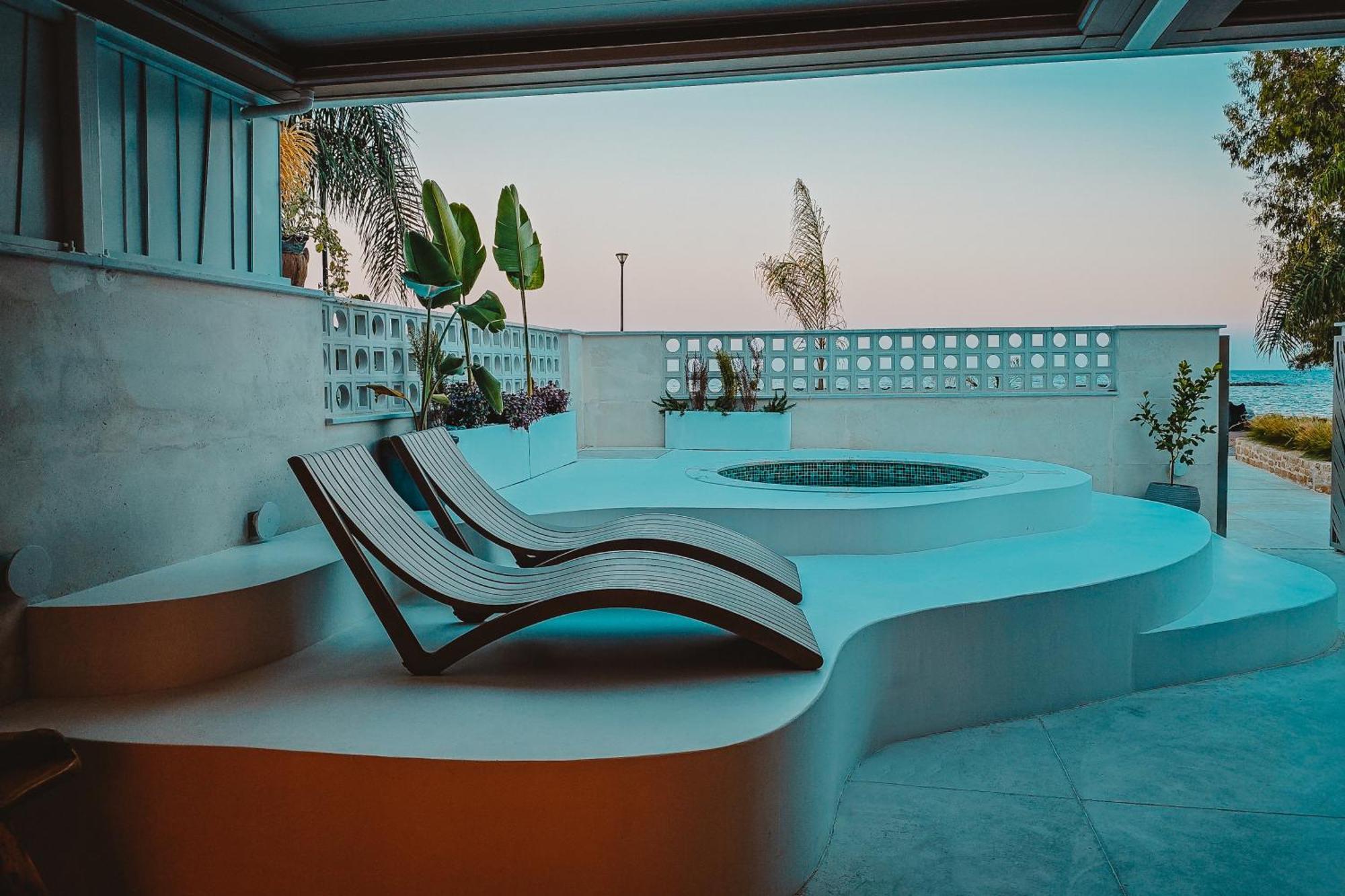 Q Coconuts Seaside Apartment