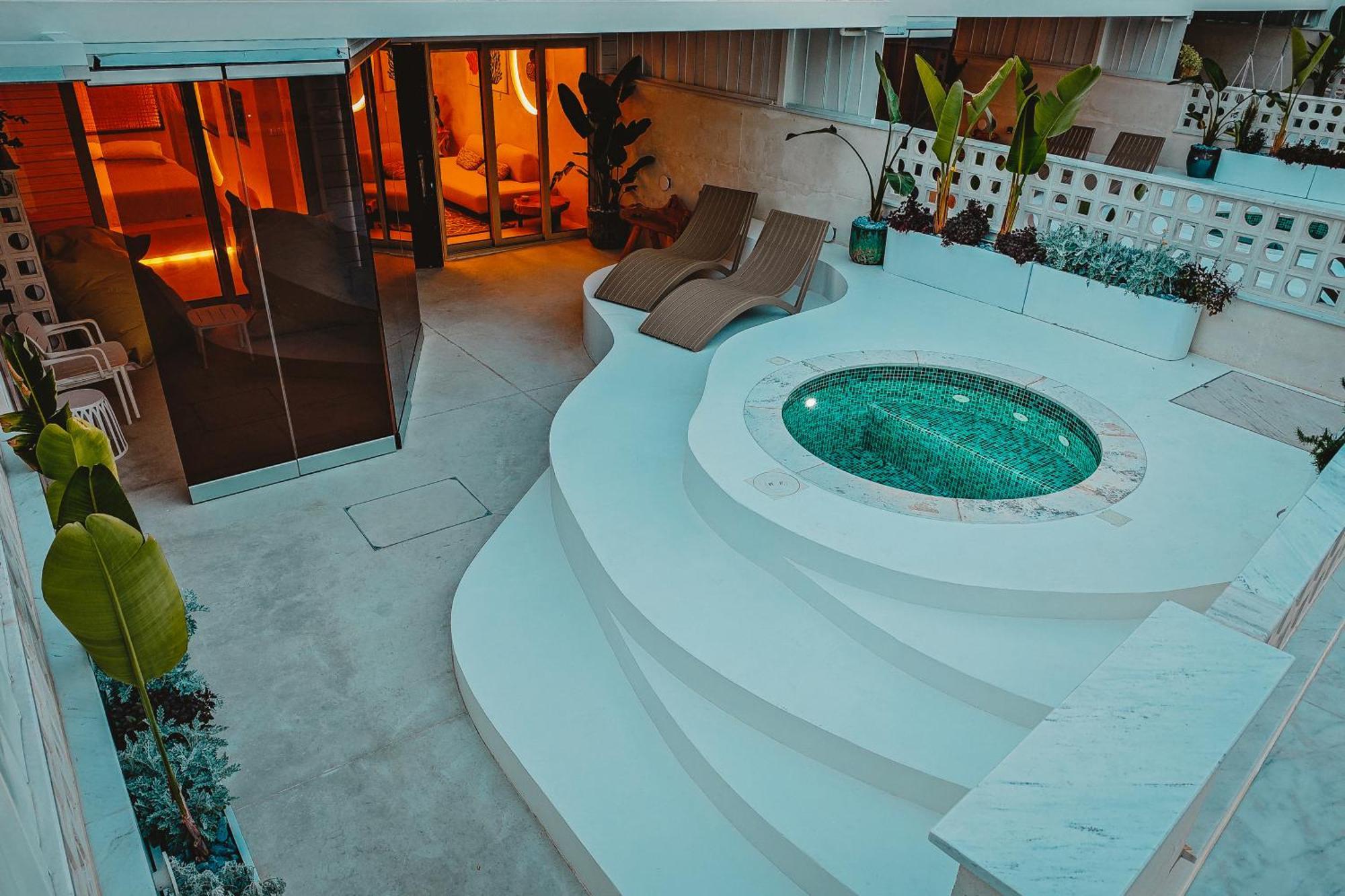 Q Coconuts Seaside Apartment *