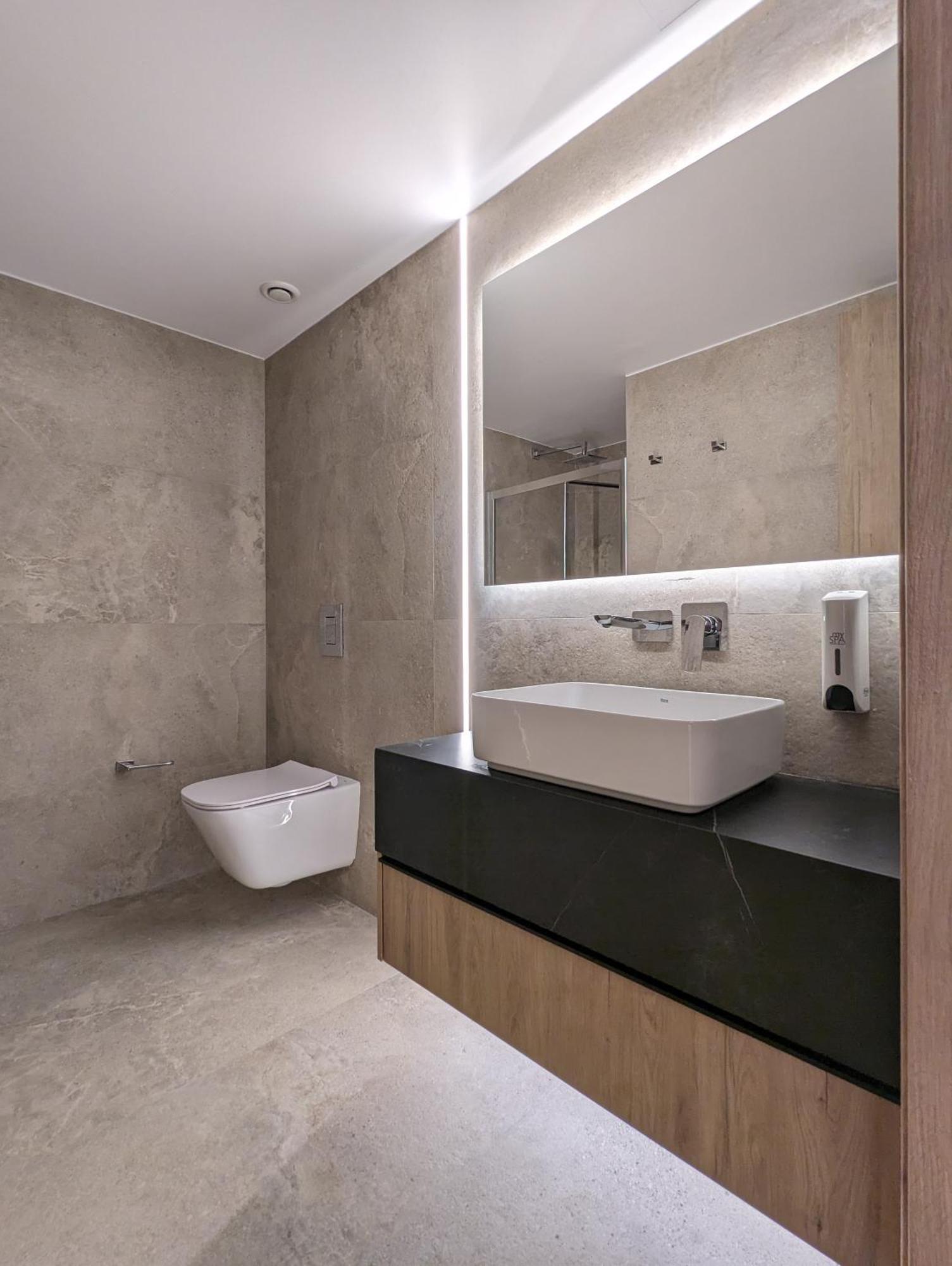 Tuck Aparthotel