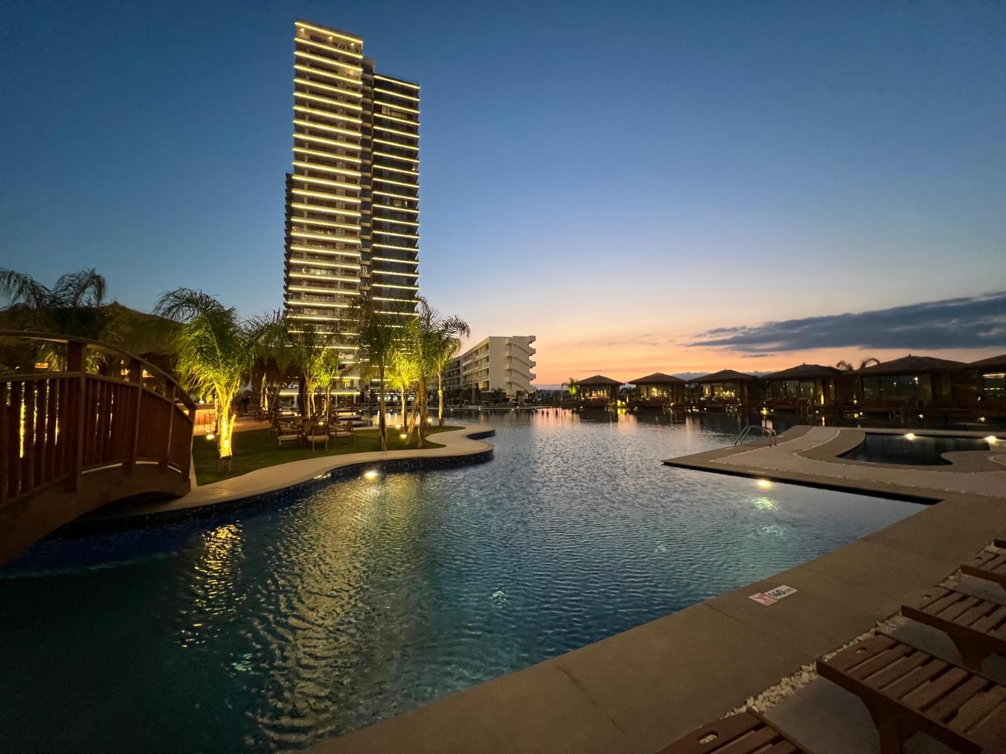 Grand Sapphire 1 Bedroom Apartment *