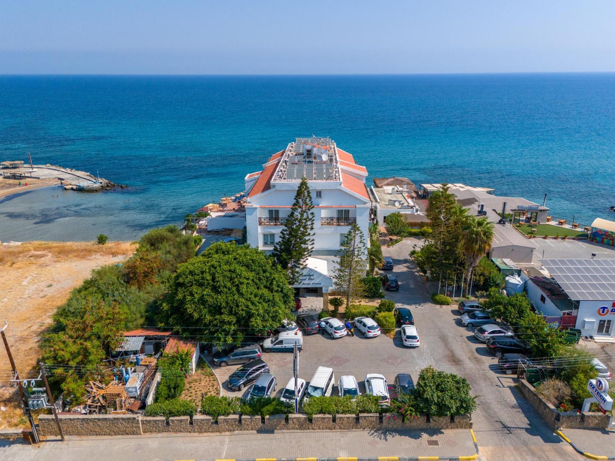 Manolya 3* Lapithos (Northern Cyprus)