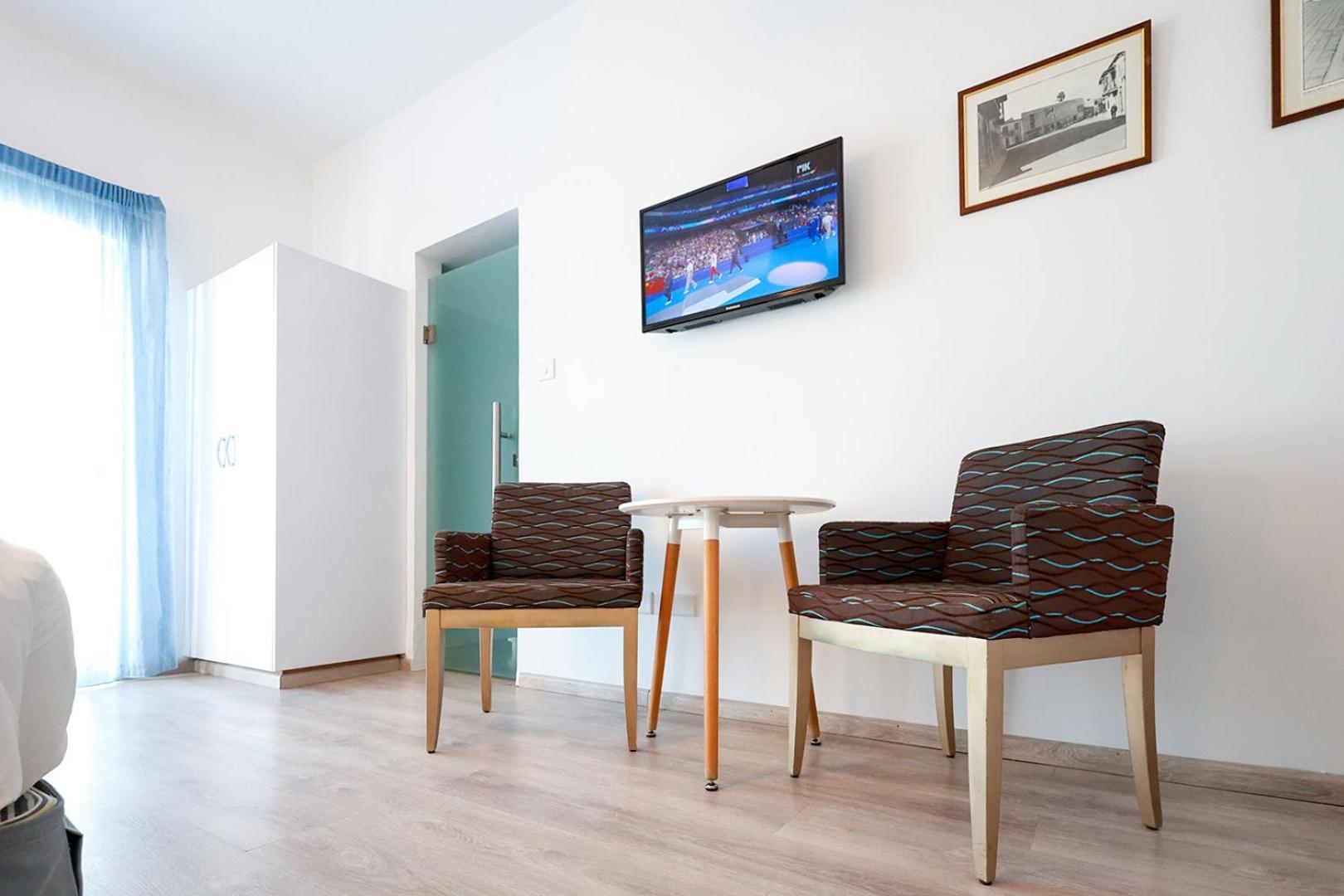 Mikes Kanarium Hotel 3*