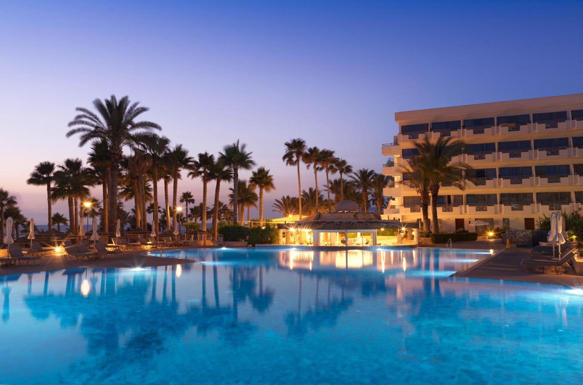 St George & (adults Only) Klorakas