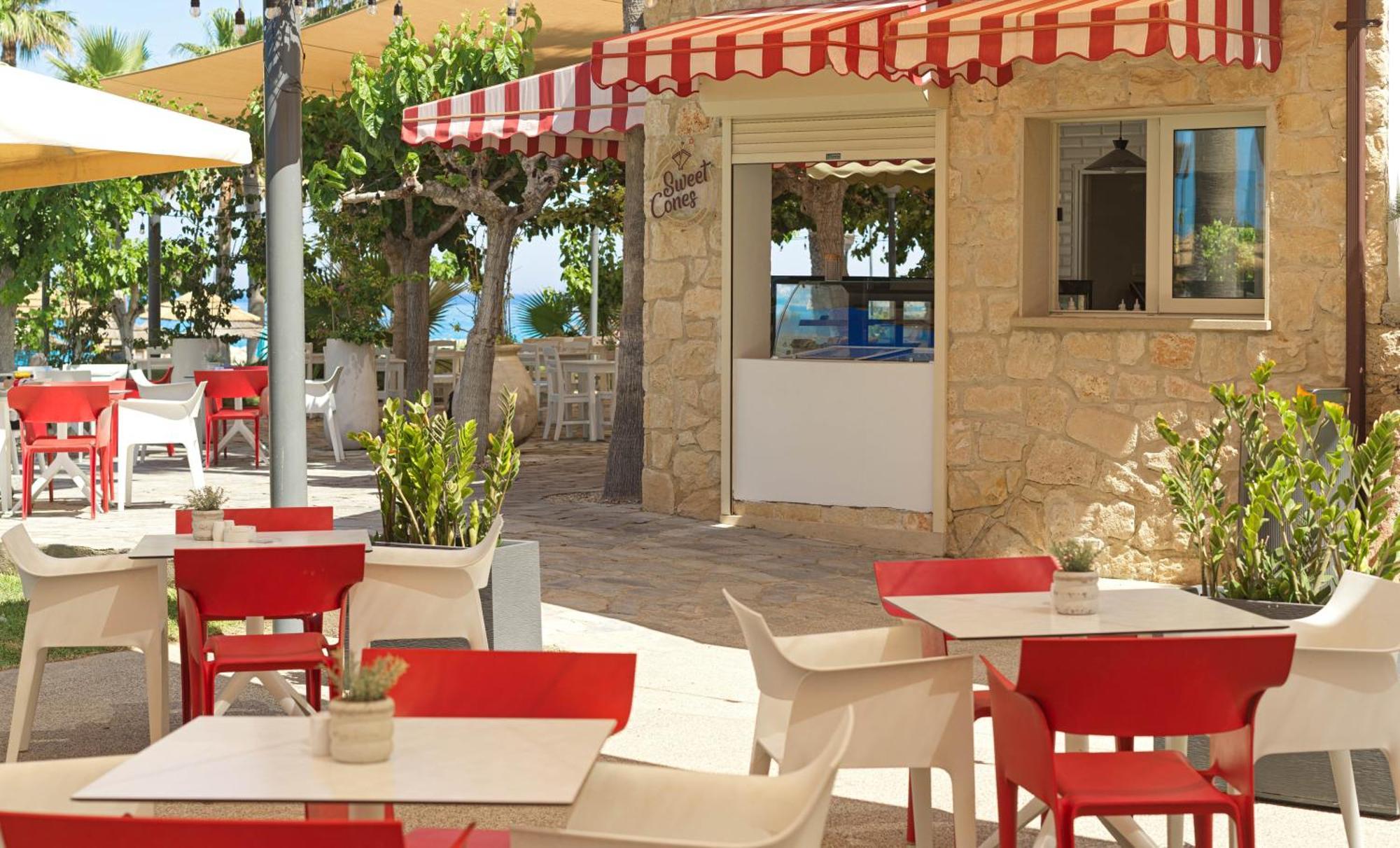 St George & (adults Only) Klorakas