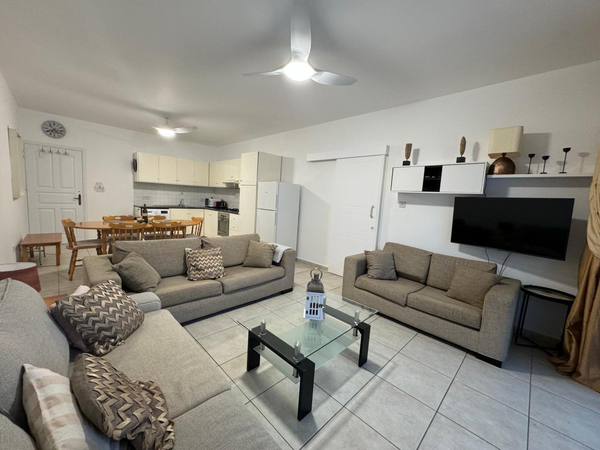 Cozy 2-bd Ap Near The Sea! Apartment
