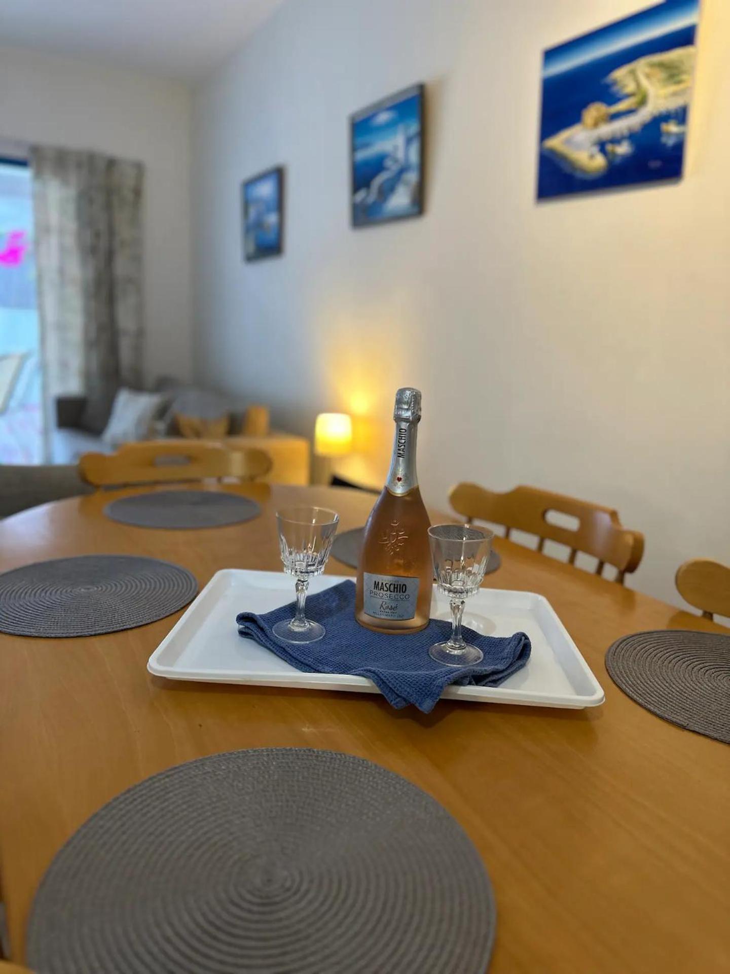 Cozy 2-bd Ap Near The Sea! Apartment *