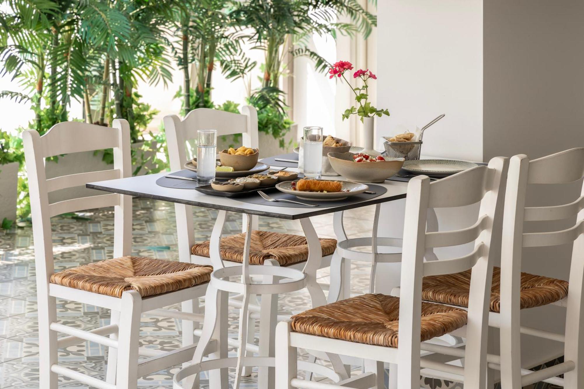 Ivi Mare - Designed For Adults By Louis 5*