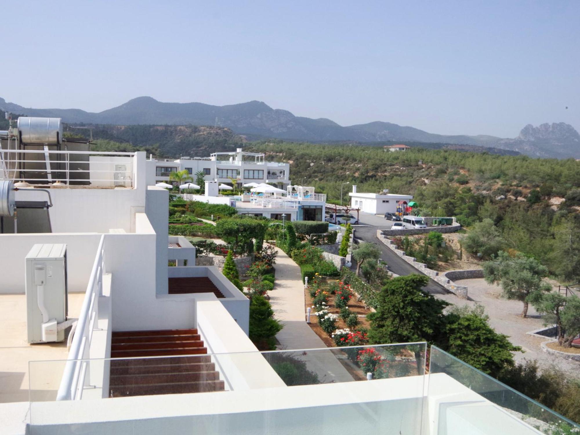 With Astonishing Views In Esentepe Apartment