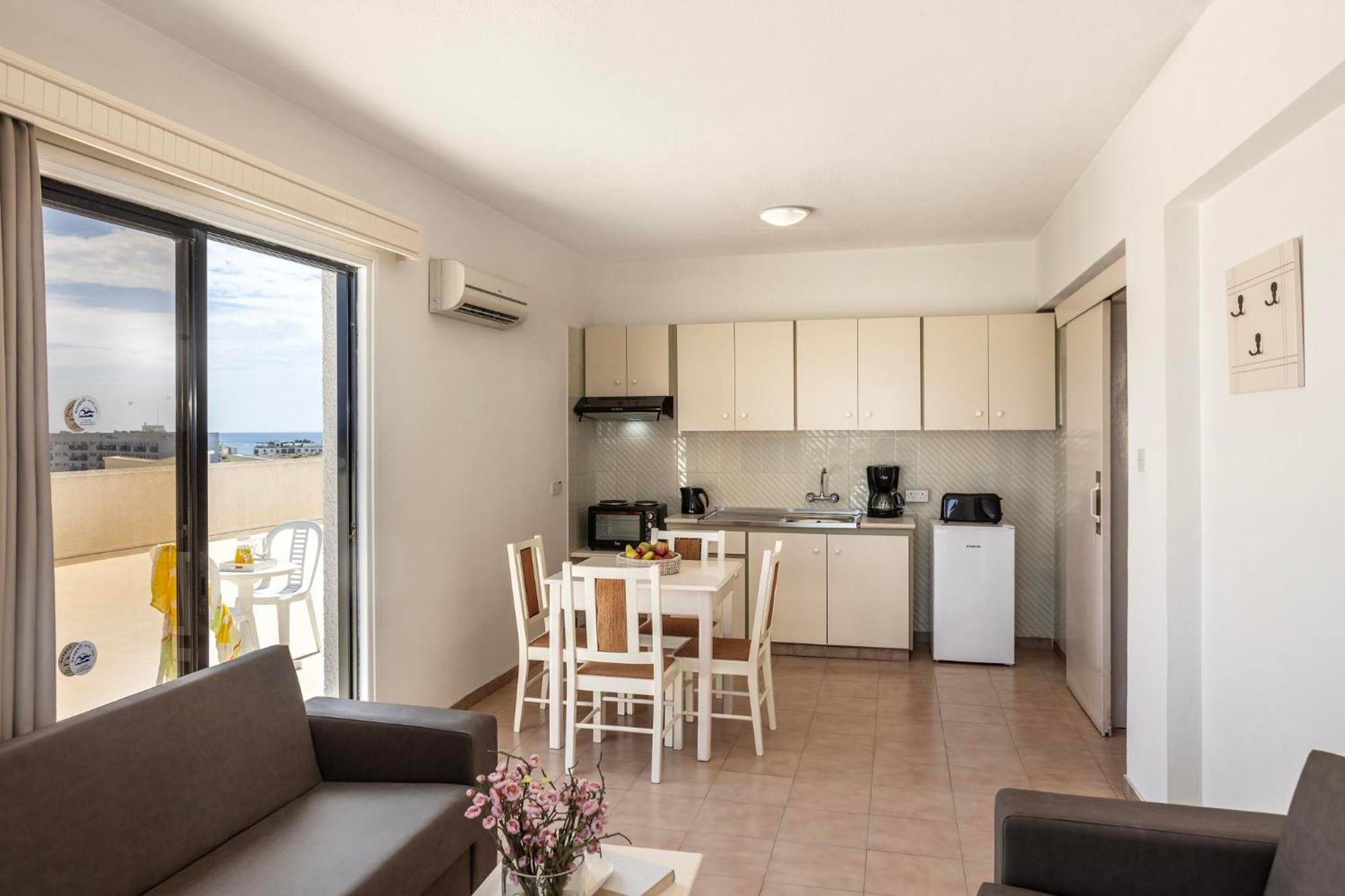 Seagull Aparthotel 3*