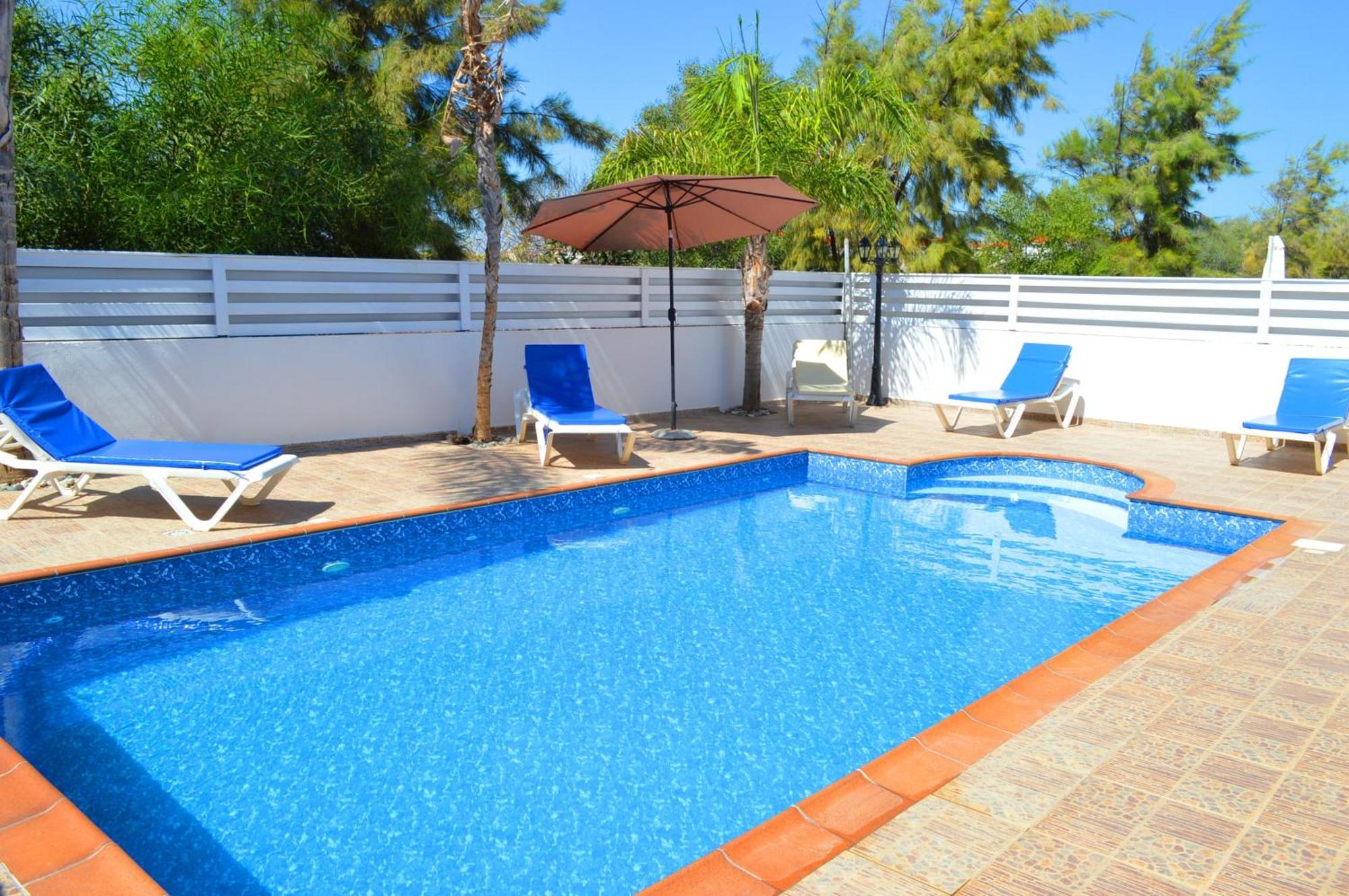 Marina Luxury - Pearl Ayia Napa