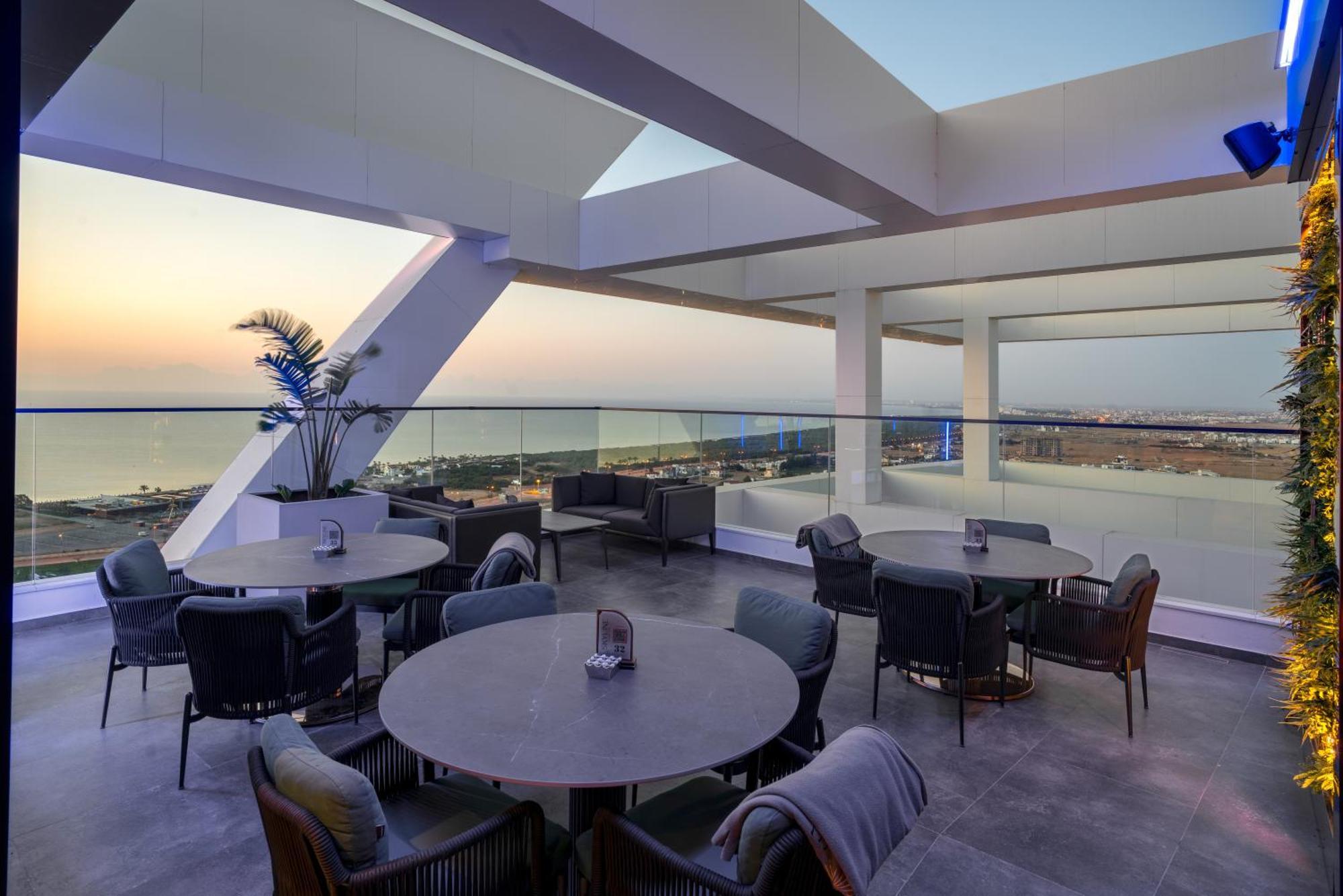 Grand Sapphire By Aircyp Apartment