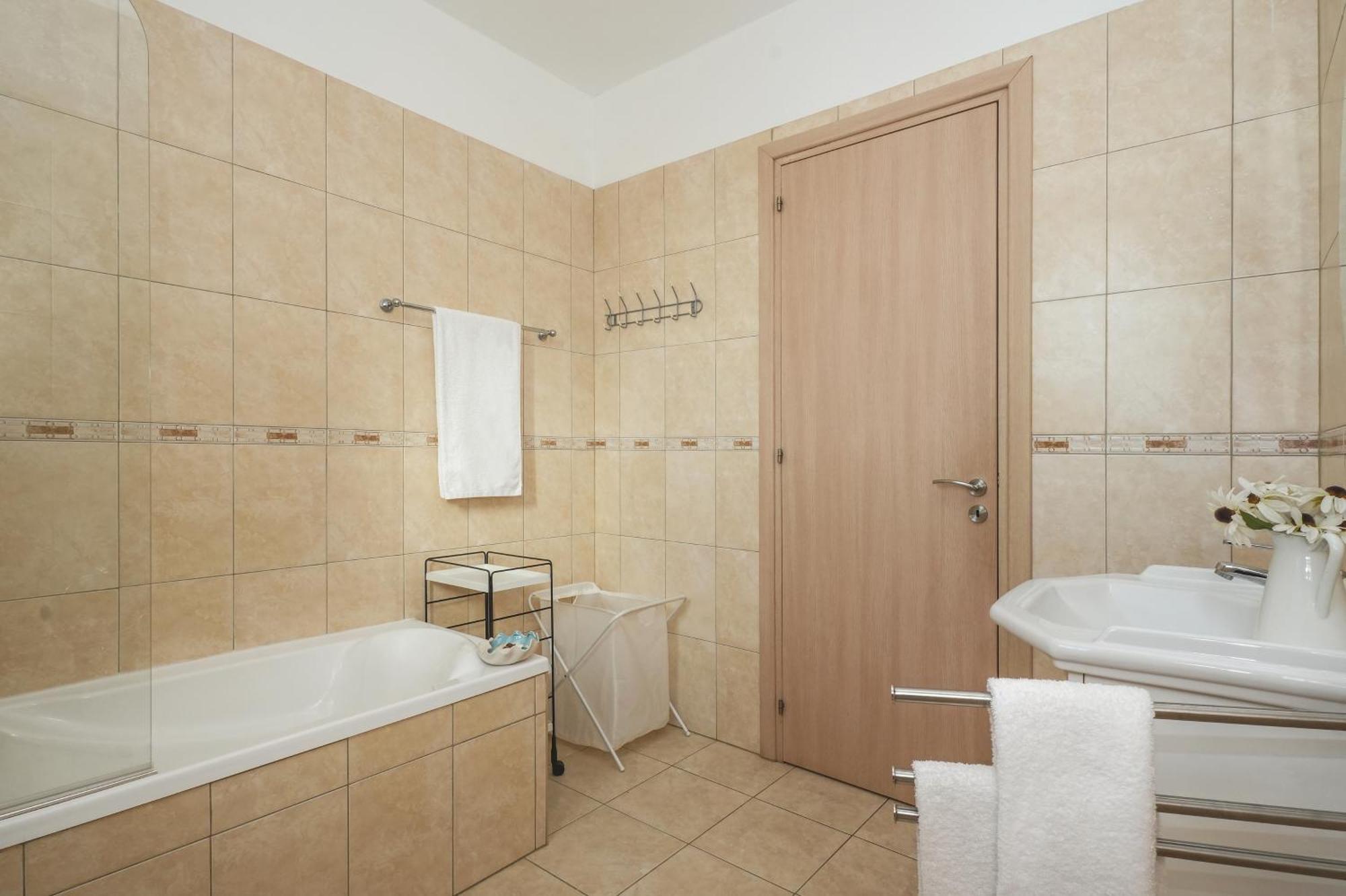 Neraida - 2bed Walk To Kalamies Apartment