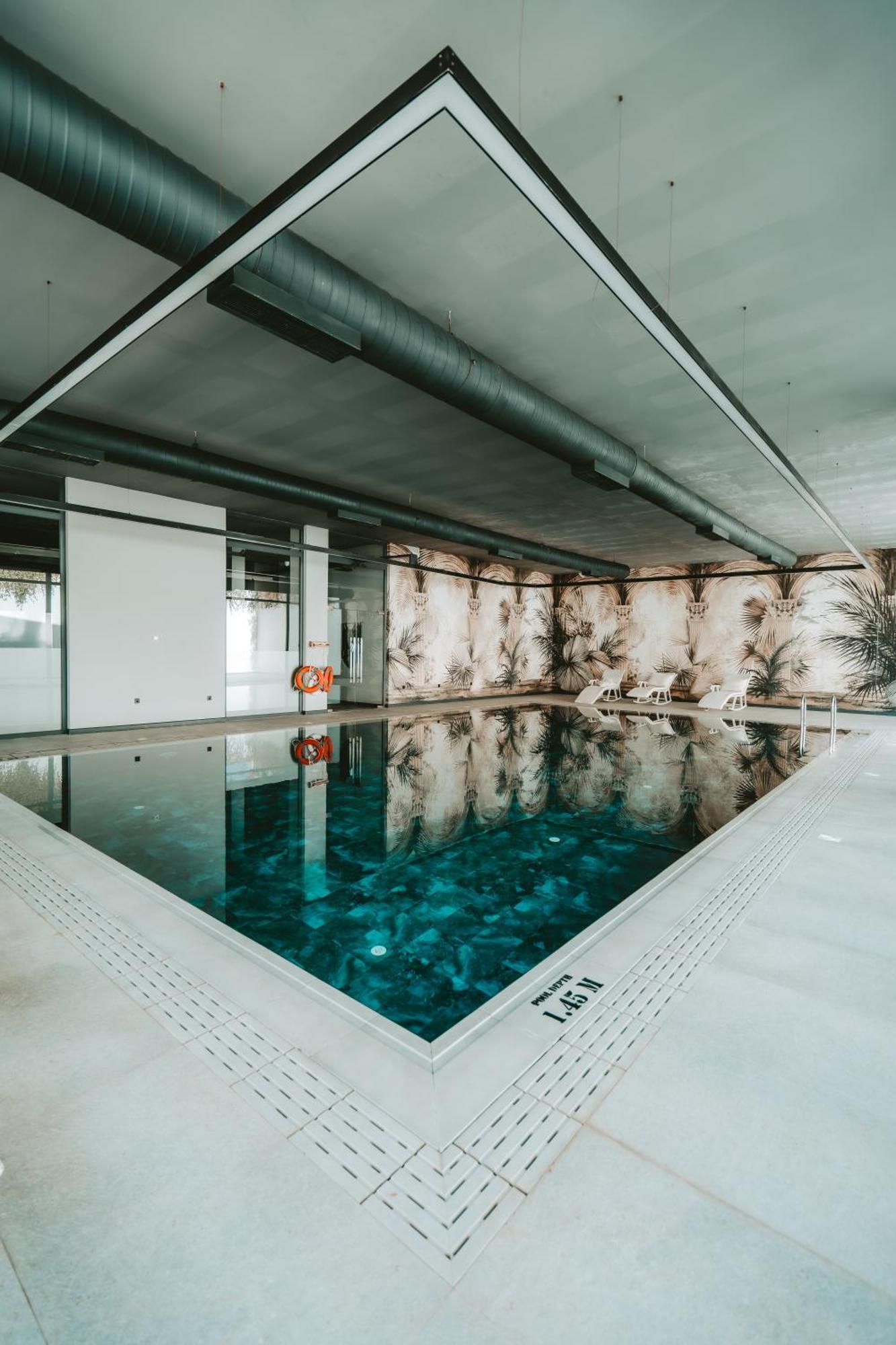 Panoramic View 250m To Sea Pool Apartment *