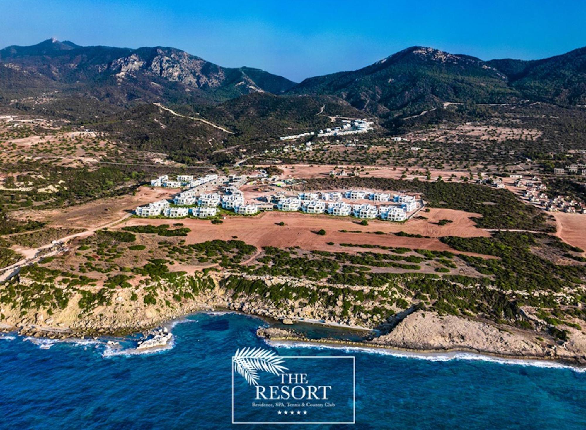 Stylish Near The Sea With Direct Pool Access And Facilities Apartment