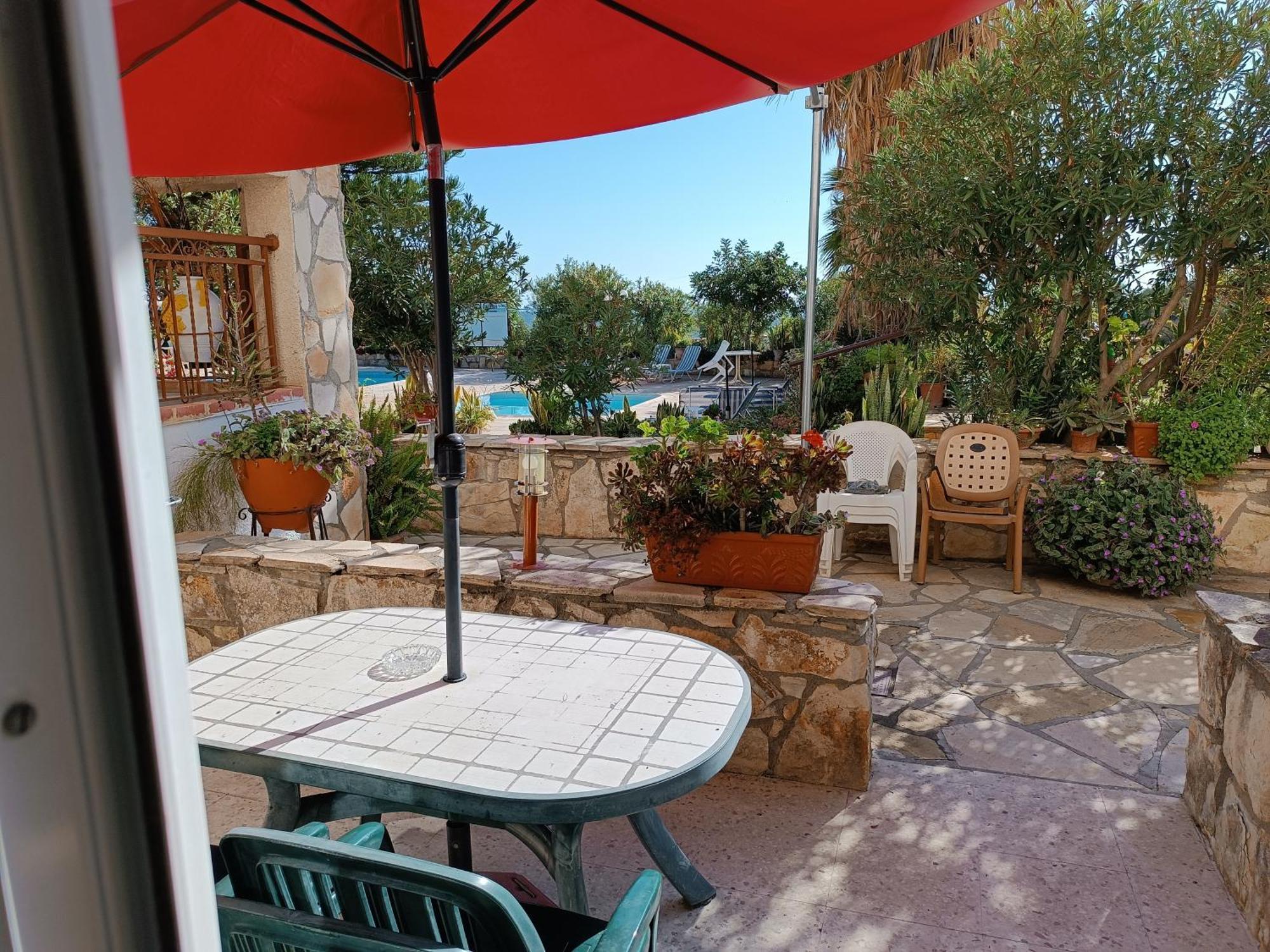 Rantzo Aparthotel 3*