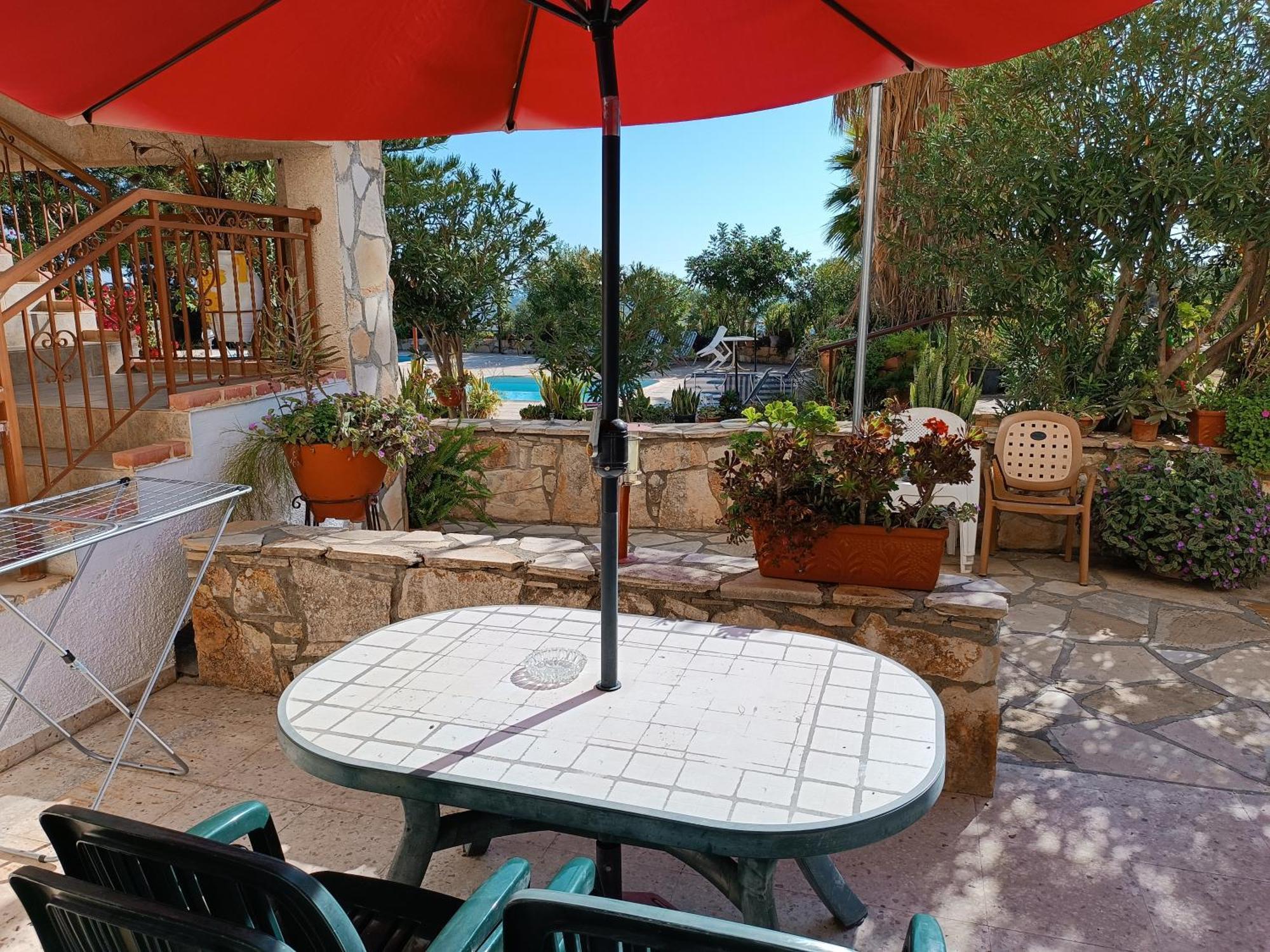 Rantzo Aparthotel 3*