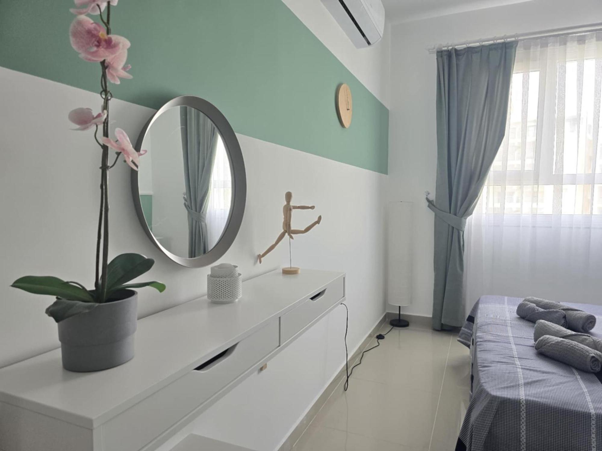 1-bedroom Poolside Cornelius In Caesar *