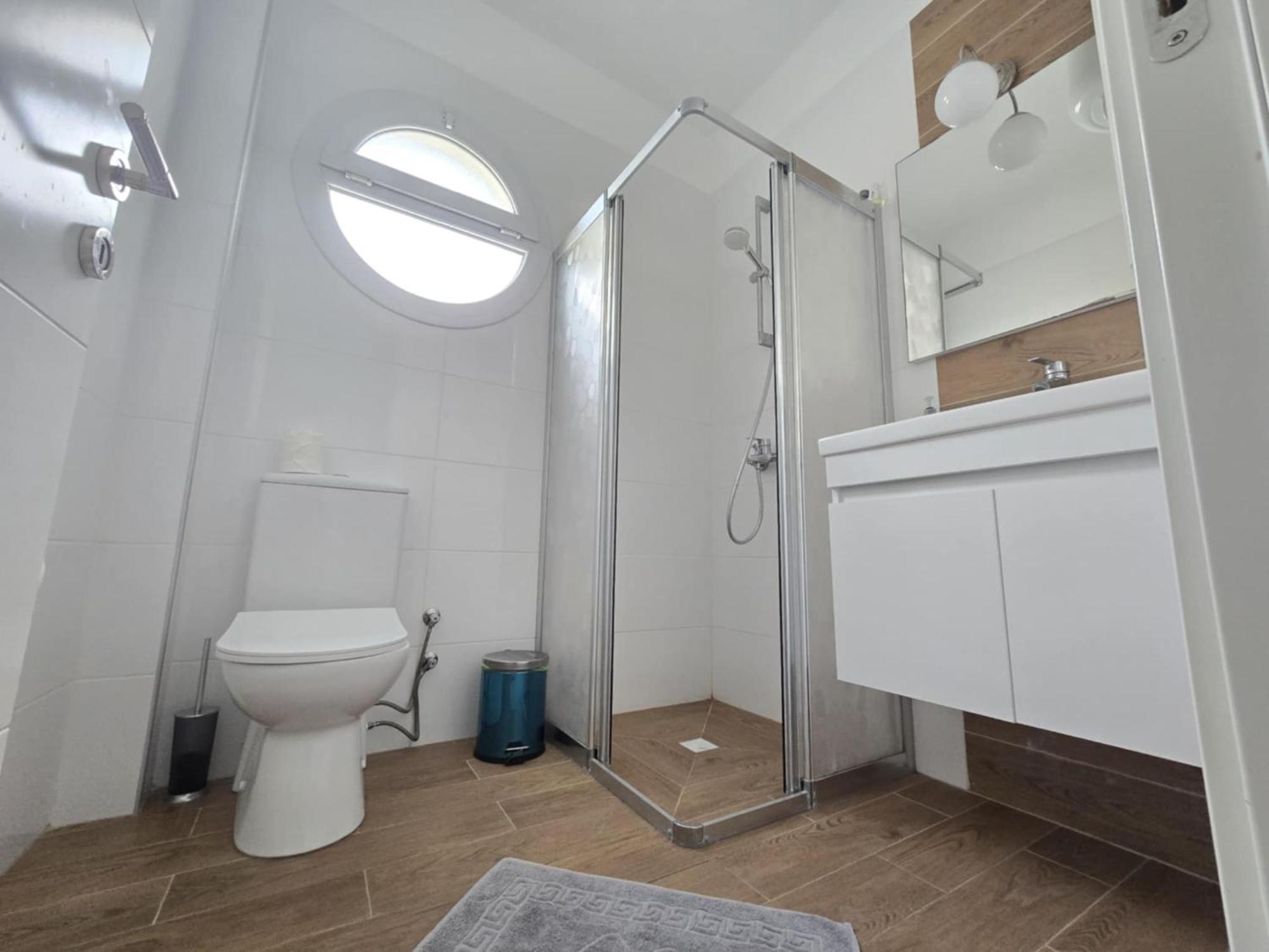 1-bedroom Poolside Cornelius In Caesar * Dherinia