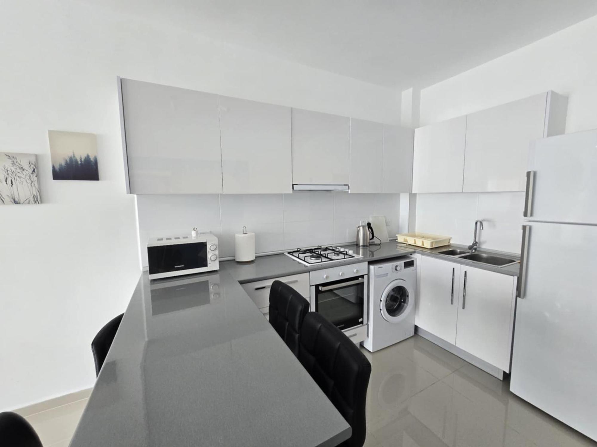1-bedroom Poolside Cornelius In Caesar *