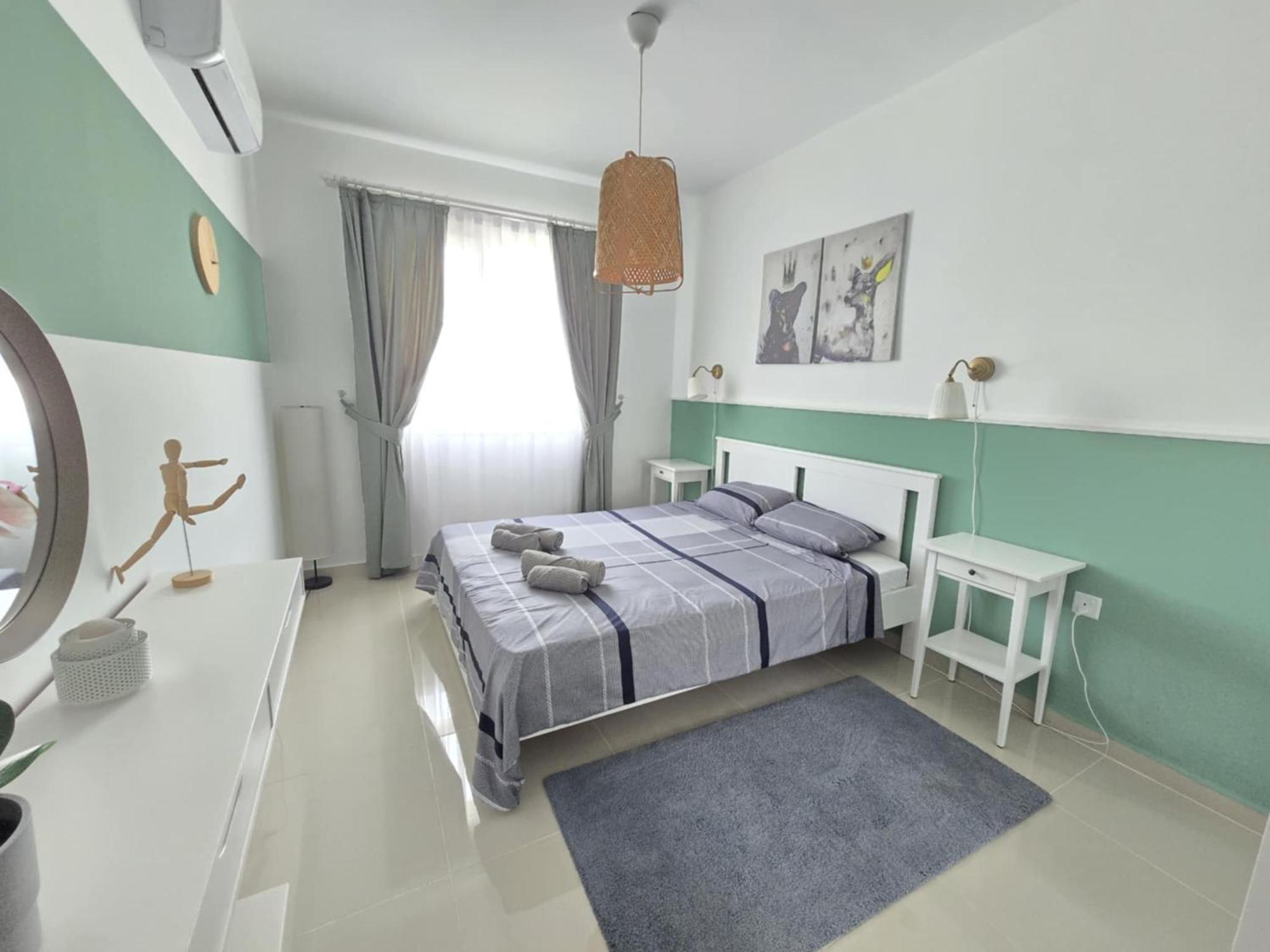 1-bedroom Poolside Cornelius In Caesar Apartment *