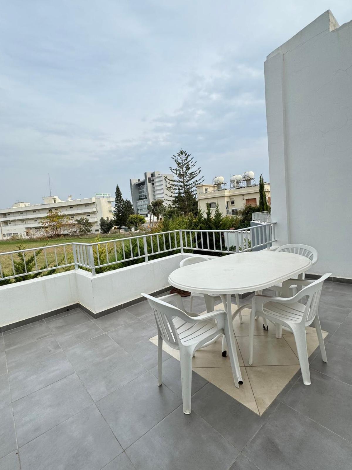 Aparthotel Sea 2*