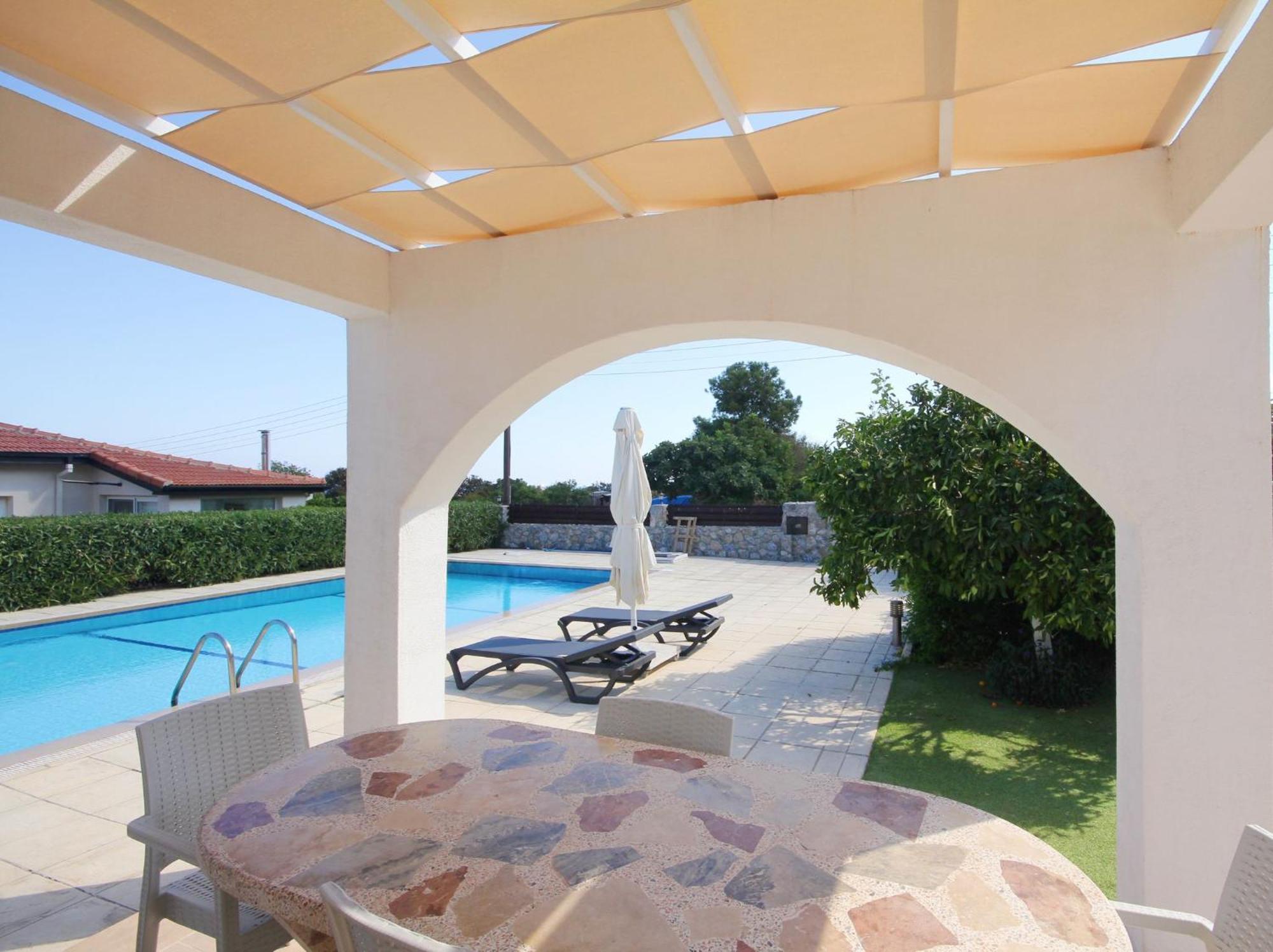 Villa Charming In Tranquil Area *