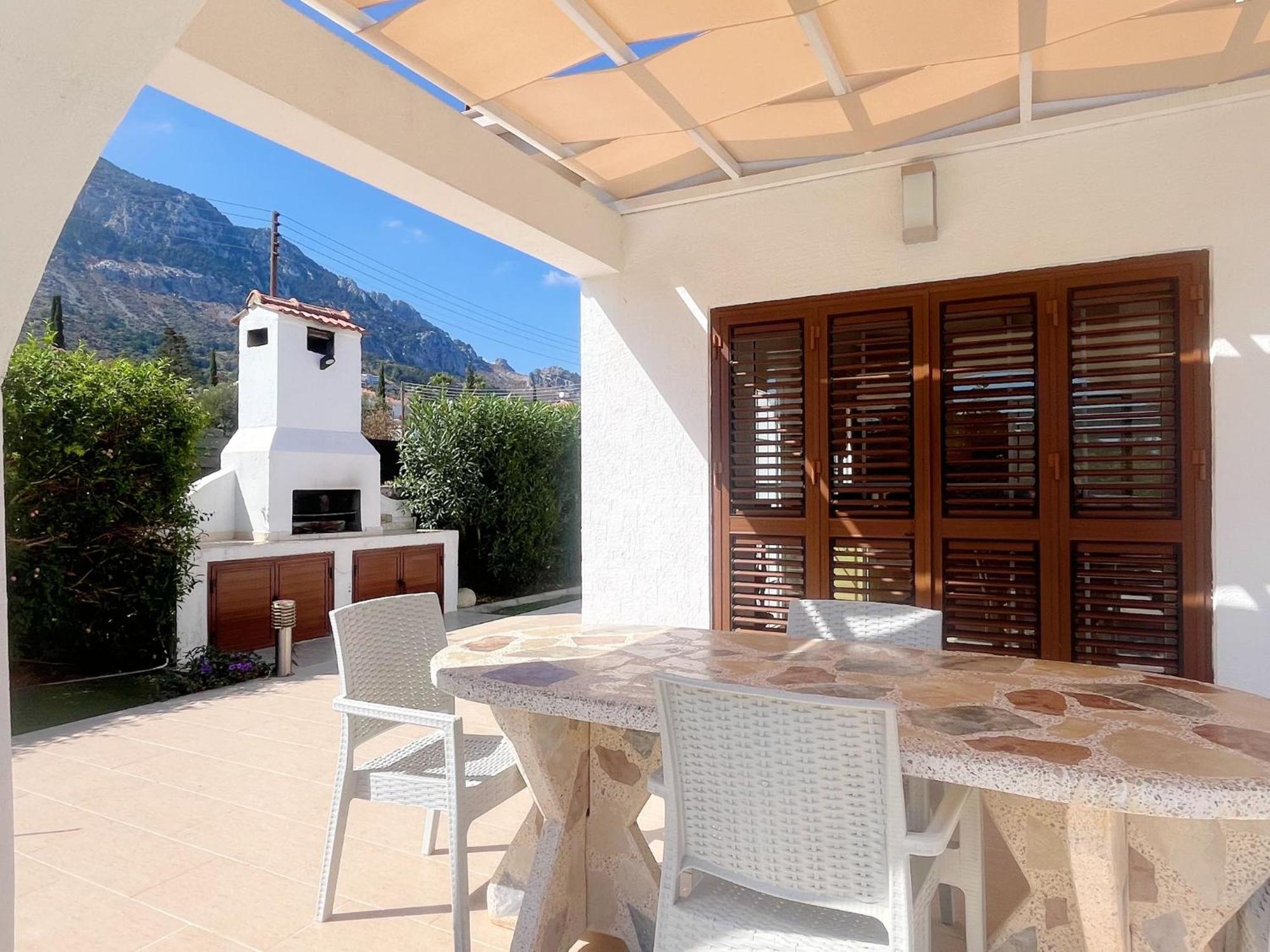 Charming In Tranquil Area Villa Lapta