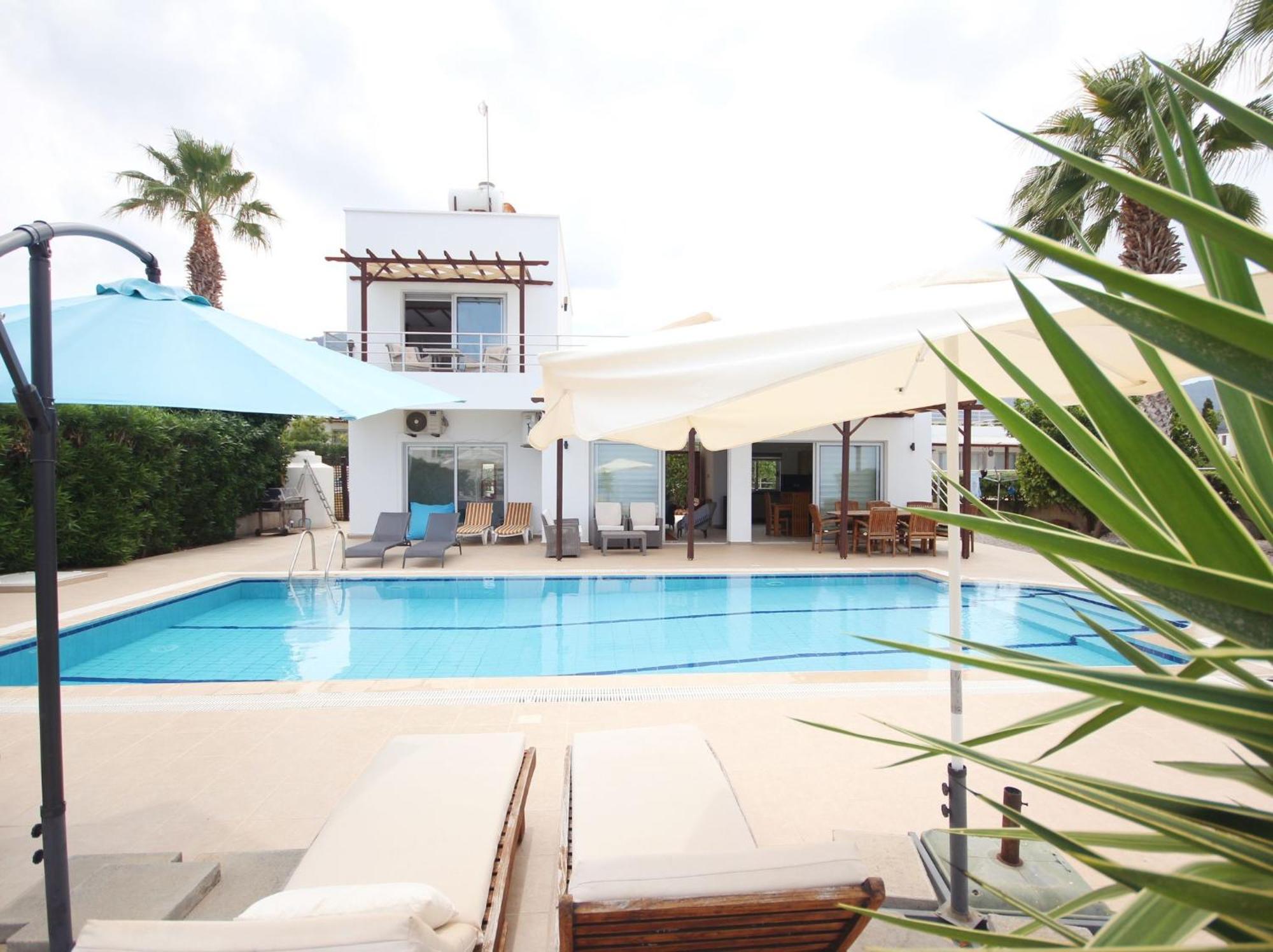 Charming With Magical Sea View, Perfect For The Family