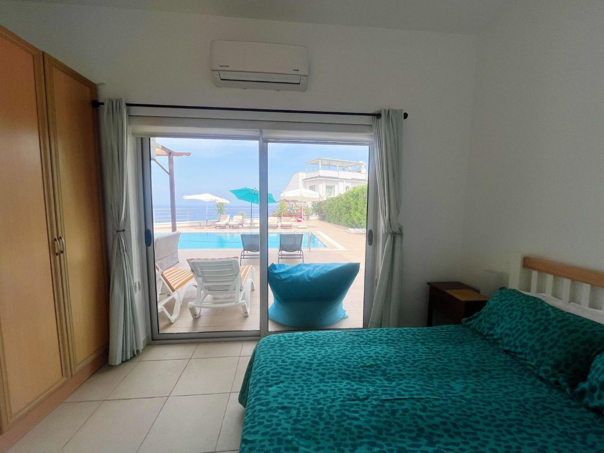 Charming With Magical Sea View, Perfect For The Family *