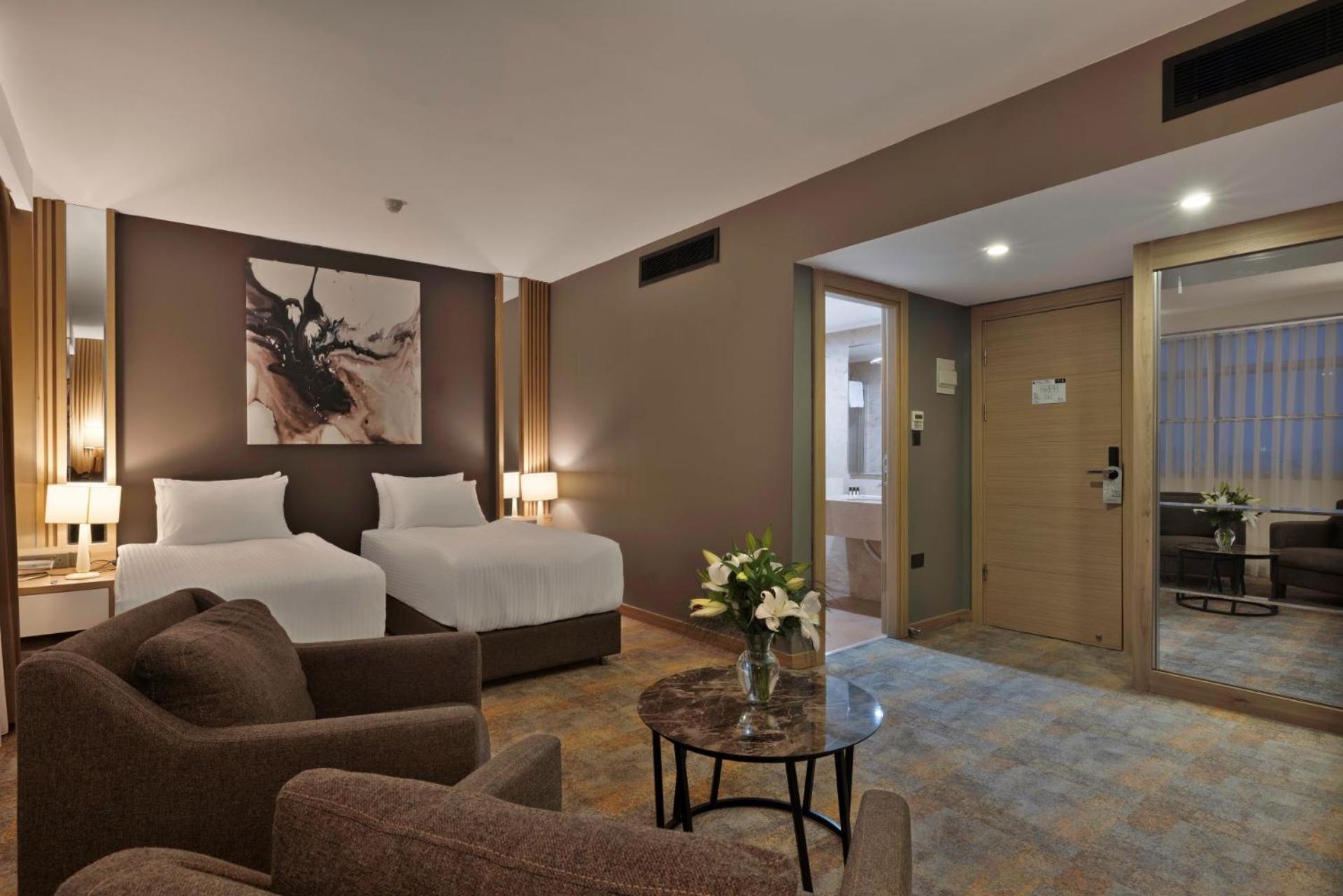 Grand Sapphire Hotel