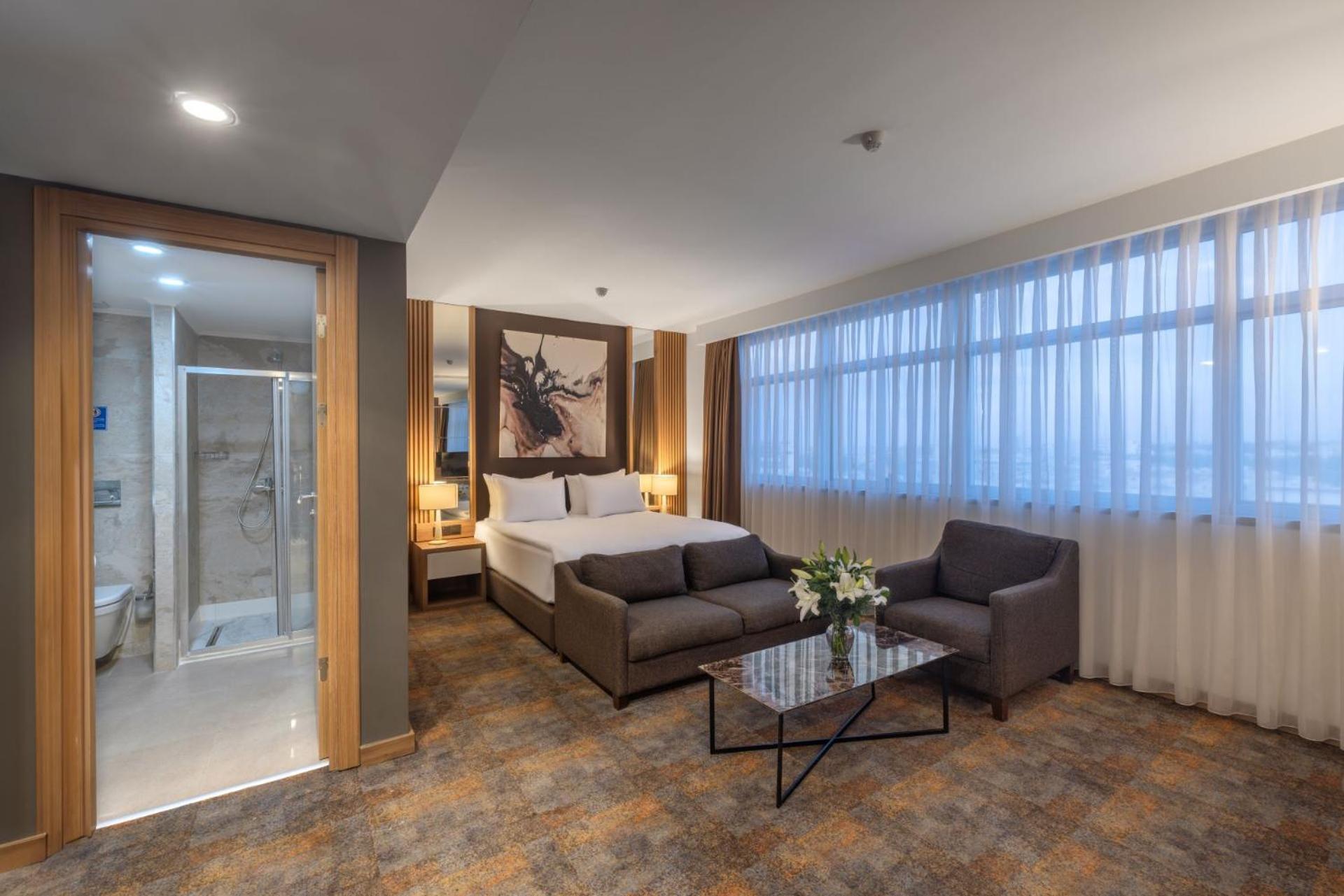 Grand Sapphire Hotel 4*