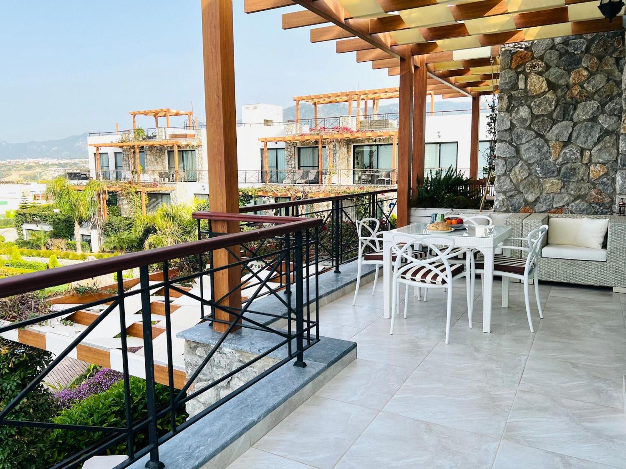 Apartment Luxurious Seafront Penthouse
