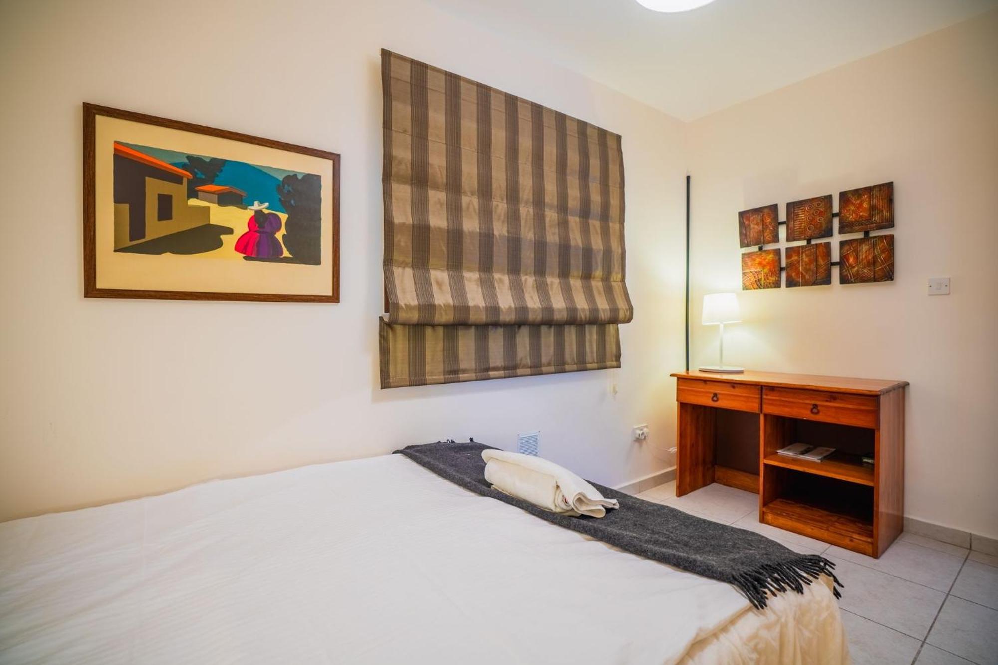 Welcoming 3-bedroom With Ocean Views Apartment *