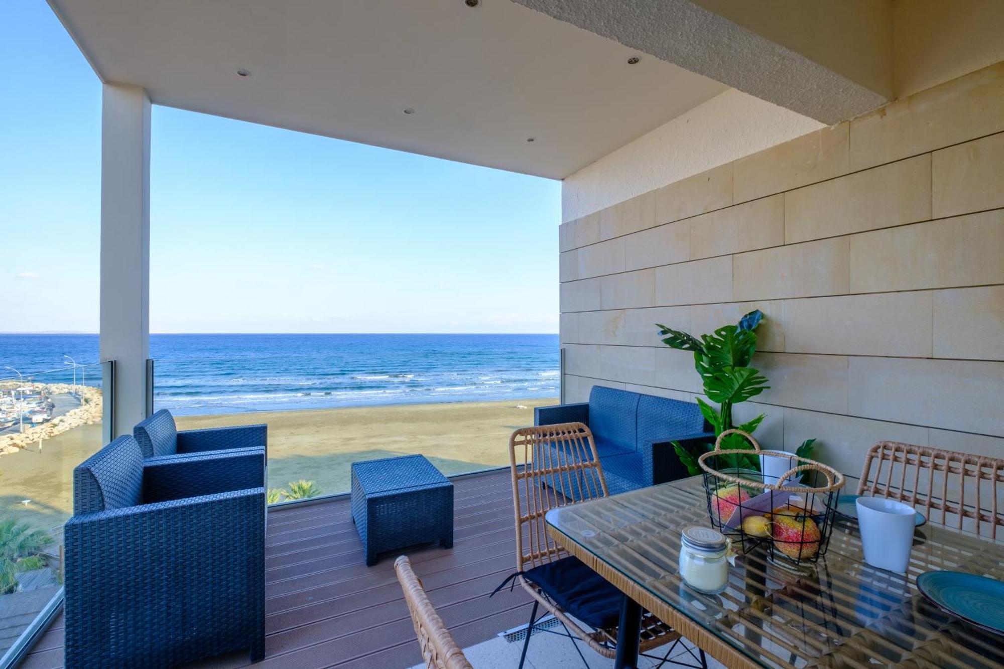 Lazuli Sea View Beachfront Ap 254 Appartement
