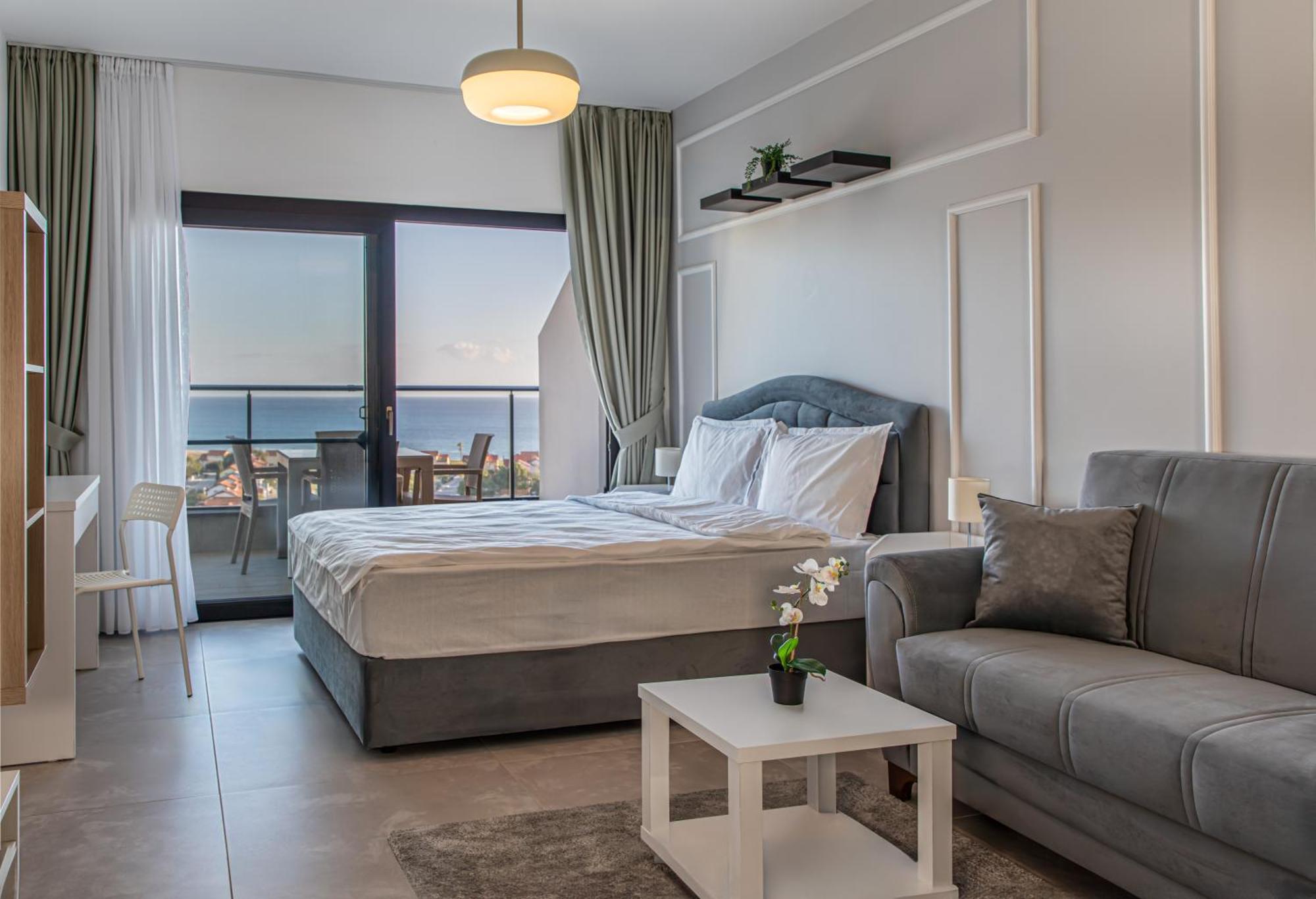 Sophia Pool At Caesar Blue Resort: Luxury With Extended Breakfast Apartment