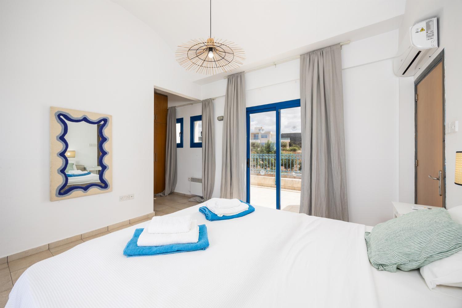 Poseidonas Villa