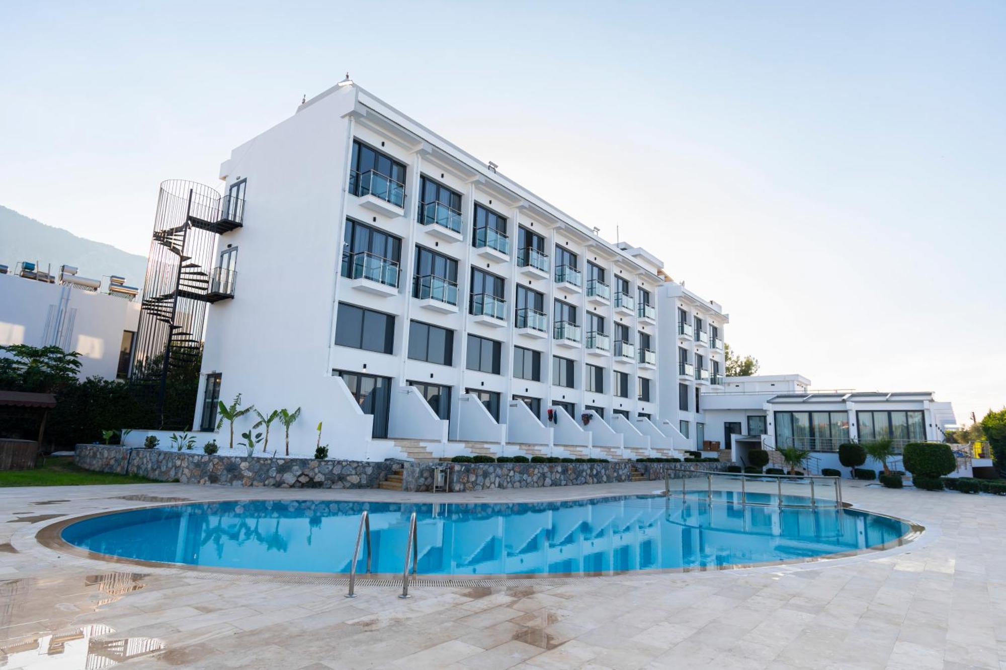 Bellapais Oasis 3*
