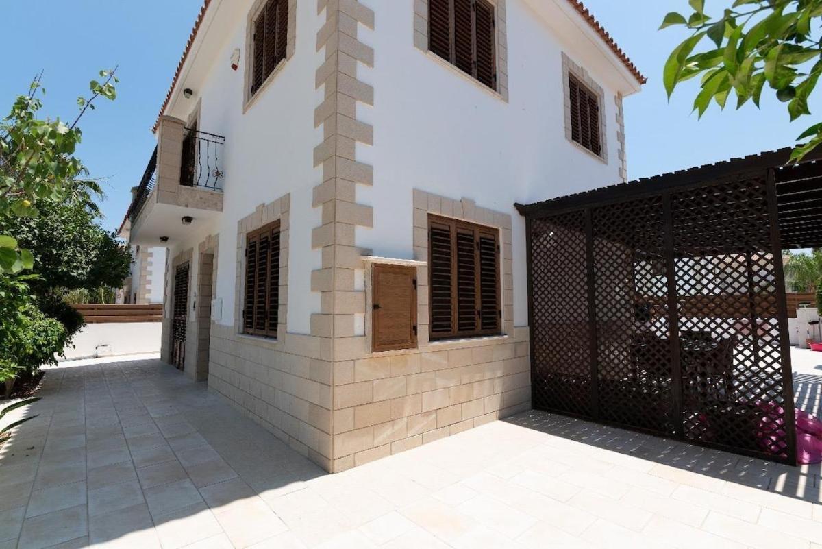 Malama 28 Ekaterina Villa