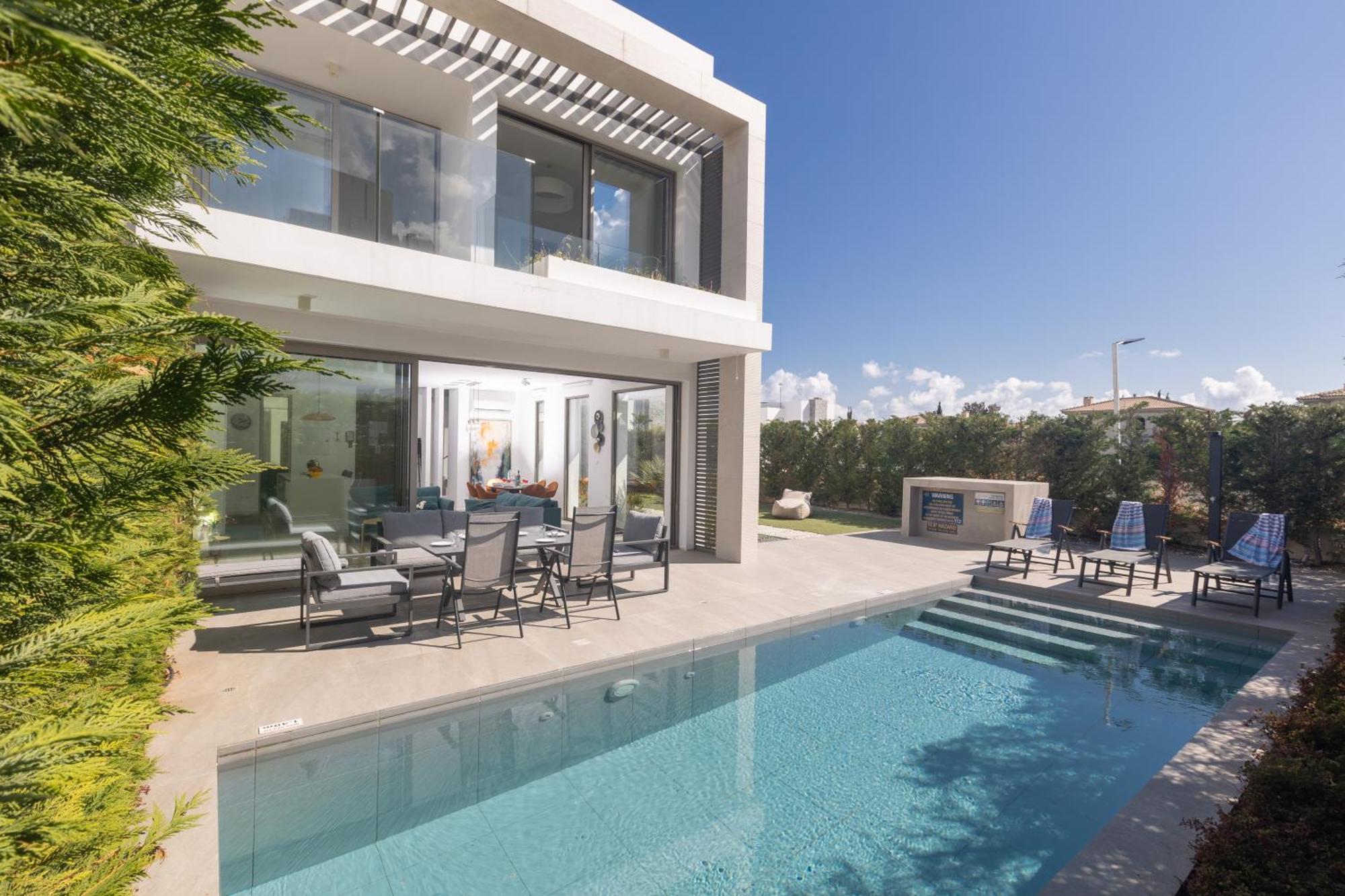 Villa Azure *