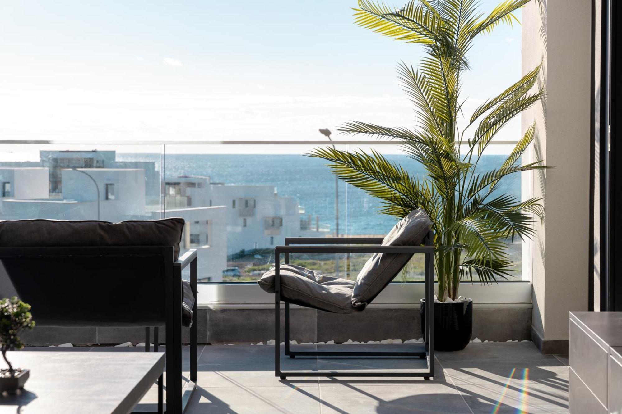 Hiddengems Residences 202 - The Lxr Penthouse - Pool & Steps To Apartment Paphos